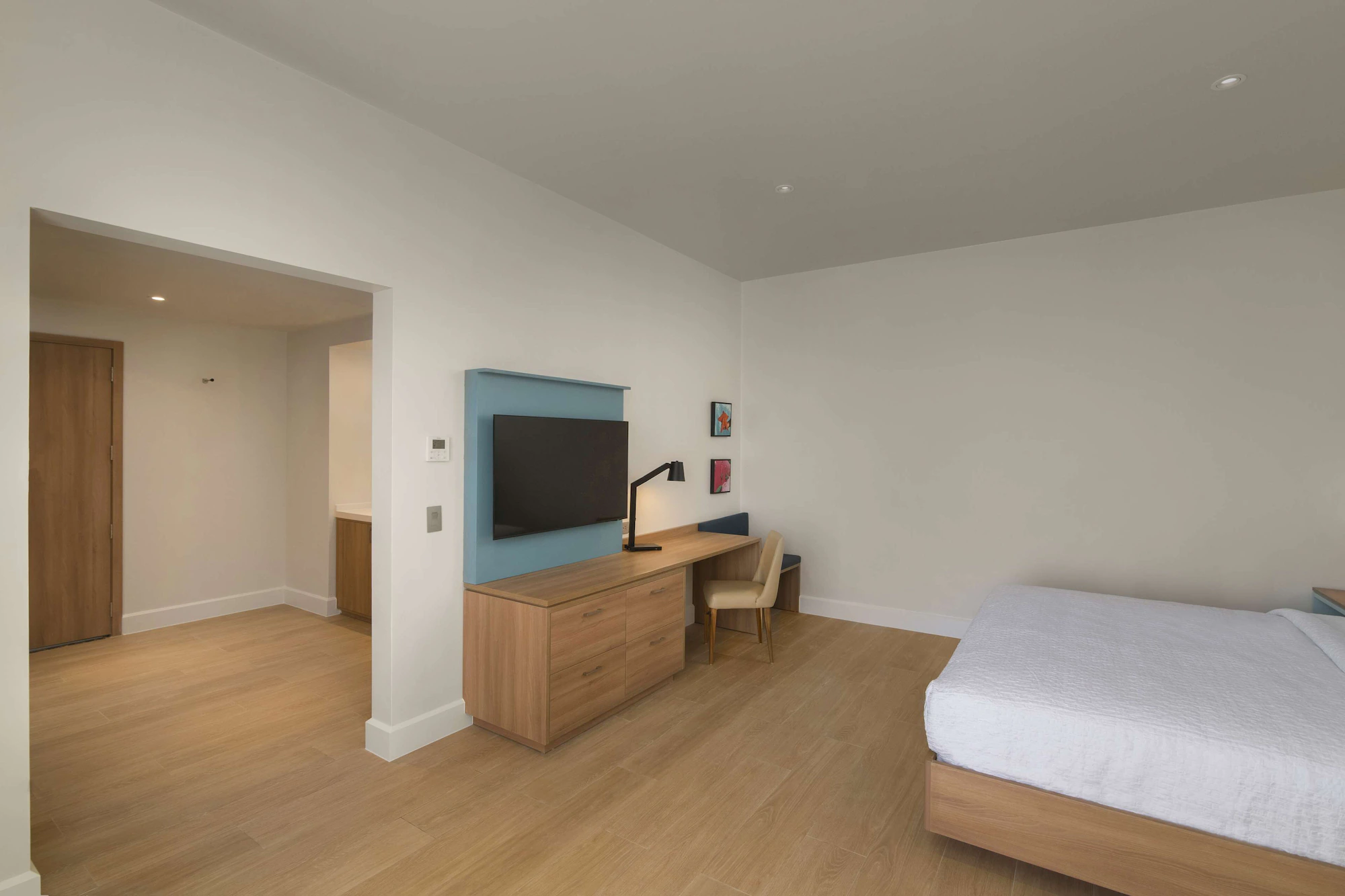 1 Bedroom Double Suite with sea view full double bed