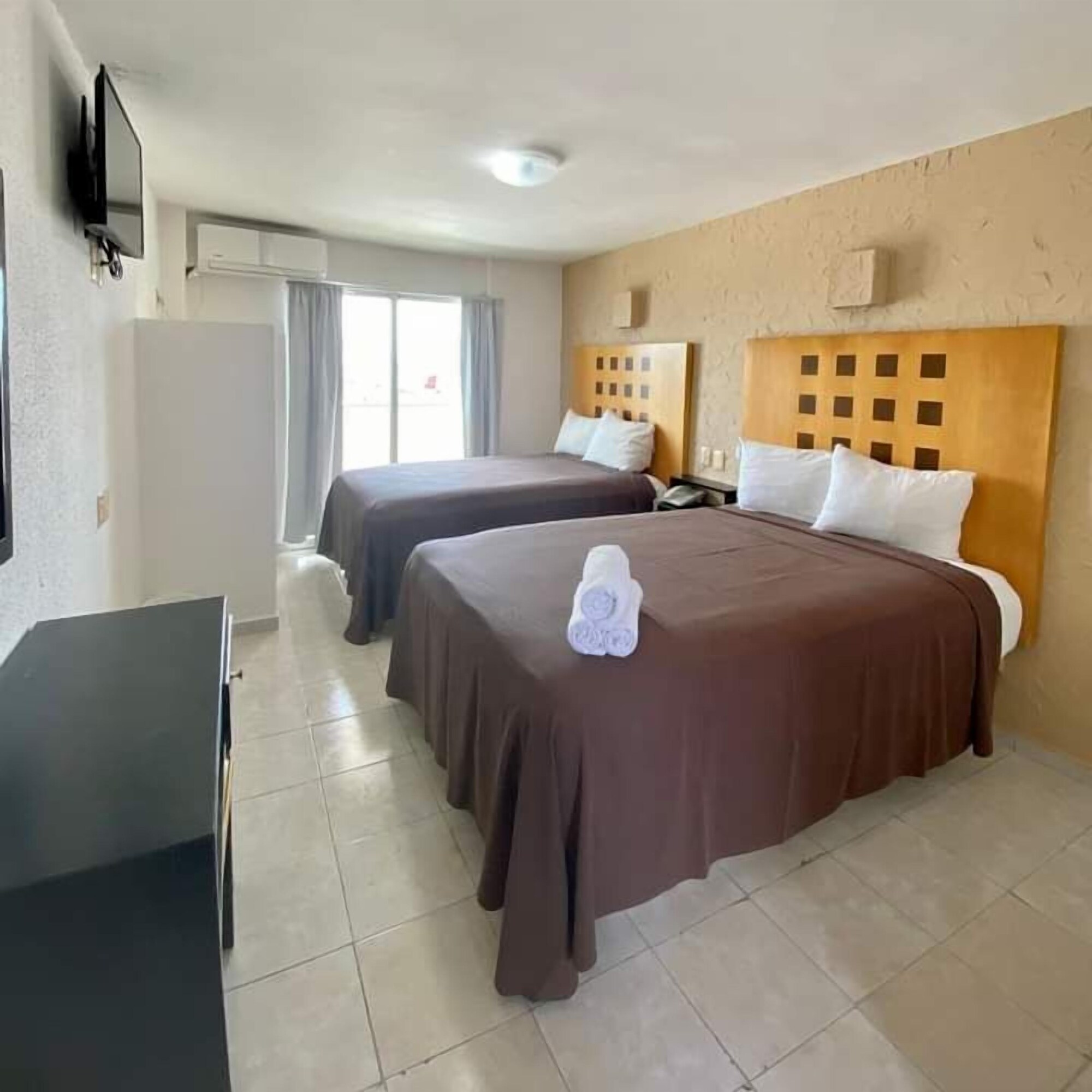 Standard Double room with street view