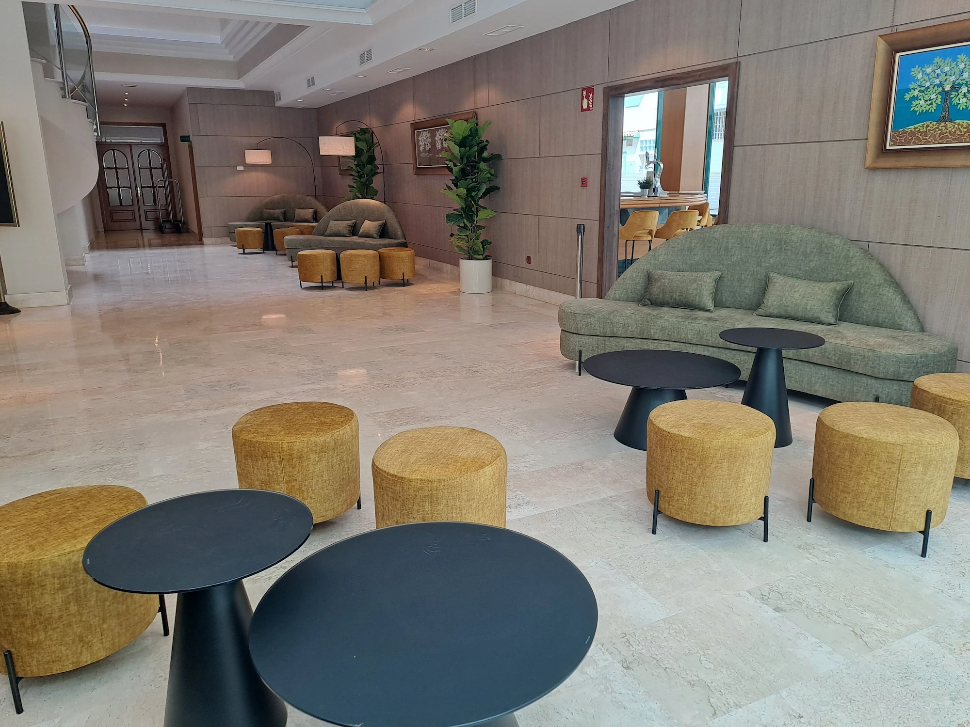 Business Double room with balcony full double bed