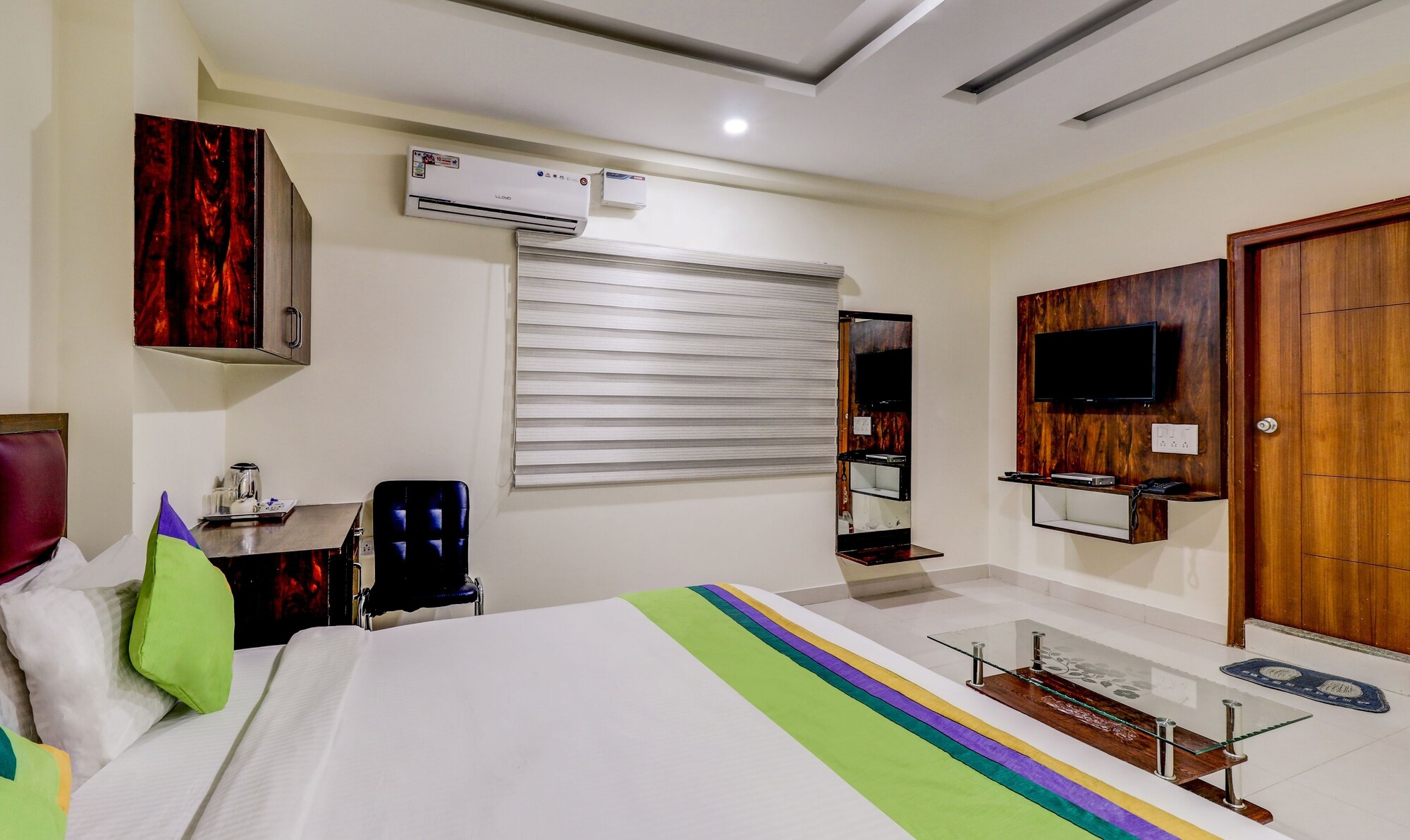 Deluxe Single room full double bed