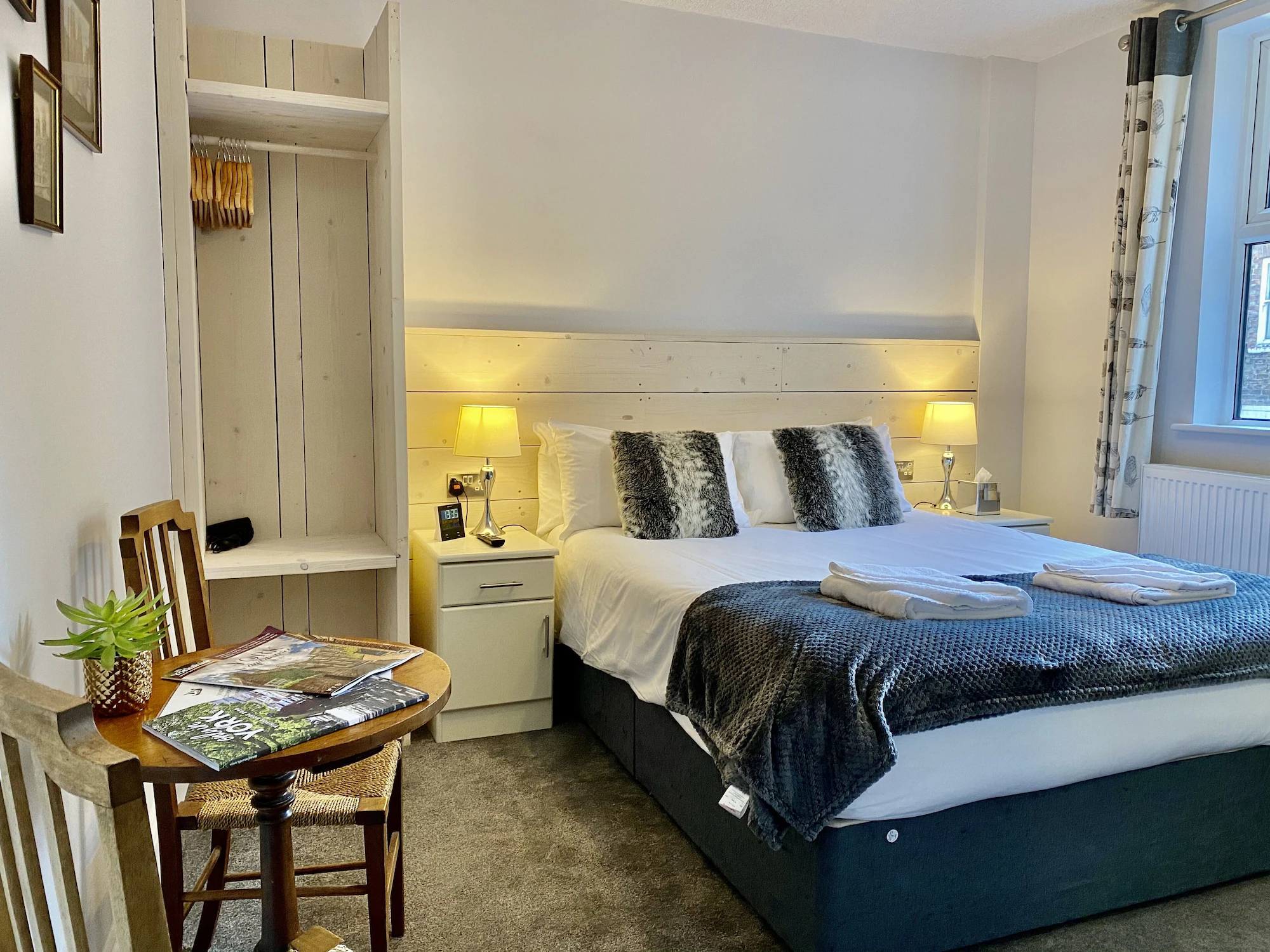 Double Suite full double bed