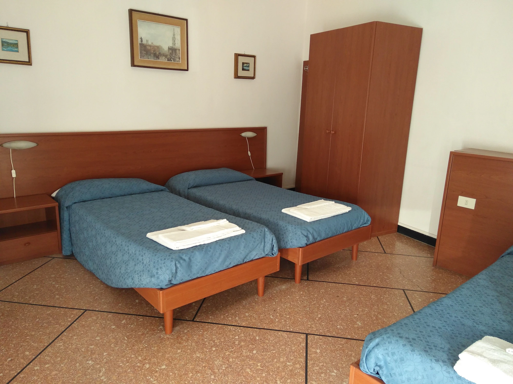 Standard Single room full double bed