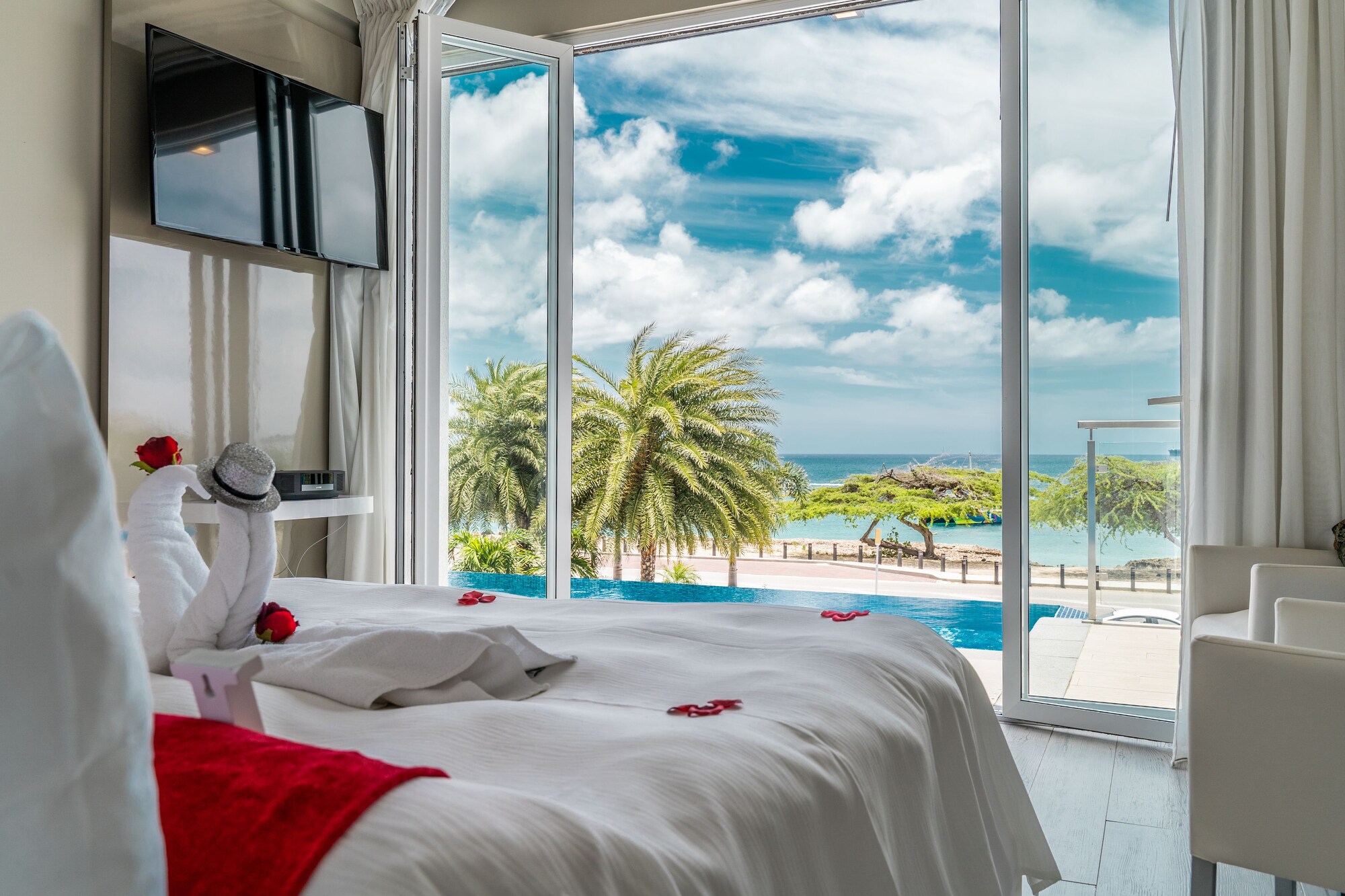 Master Double Suite with ocean view full double bed