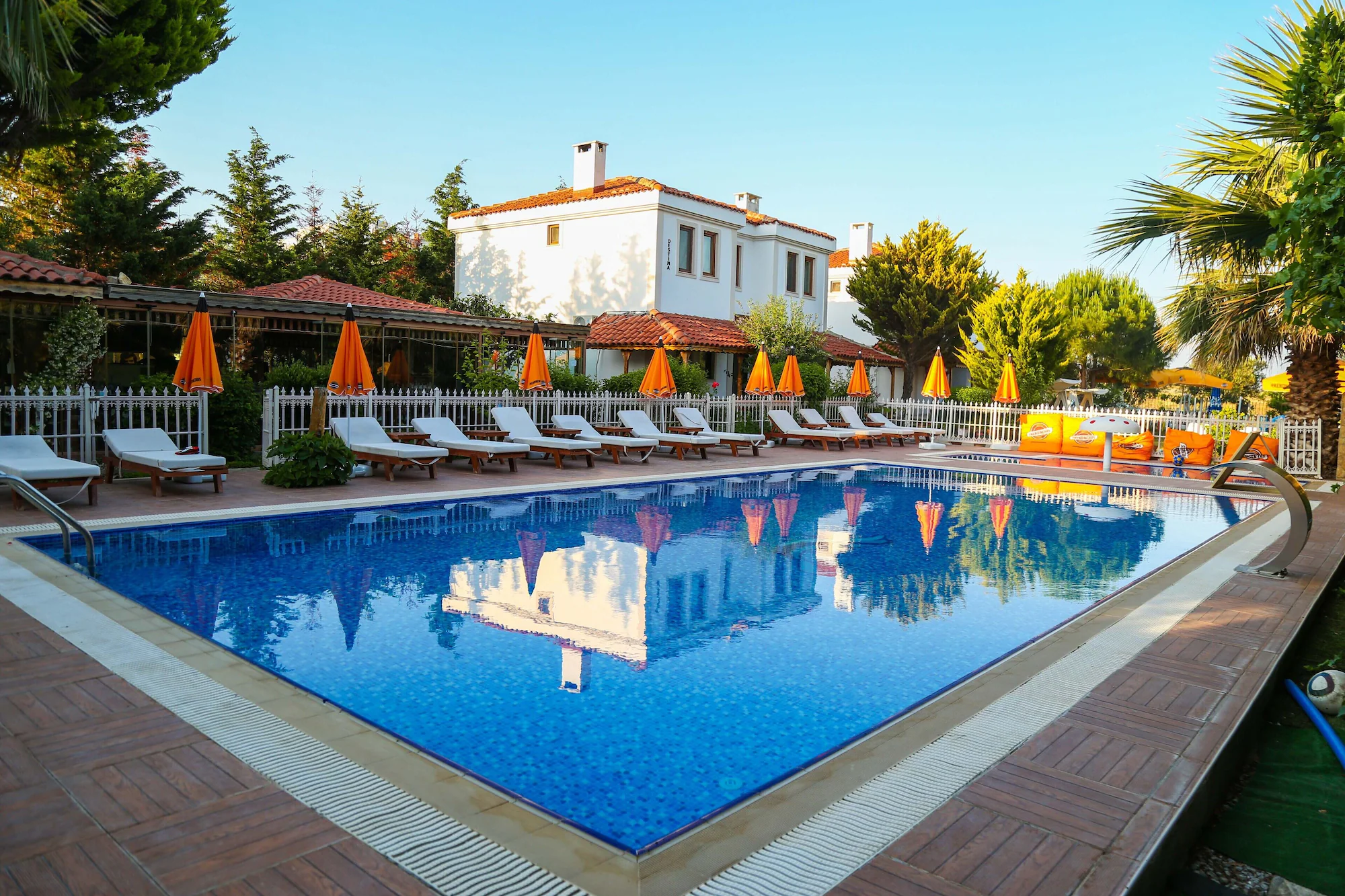 Destina Suit Hotel - Ezine