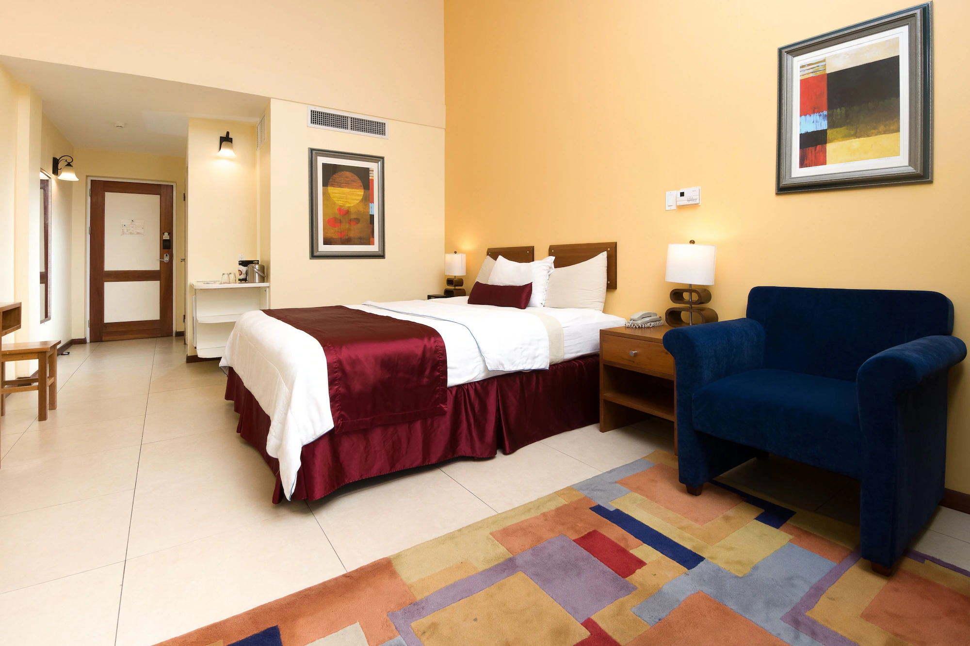 Deluxe Double room with river view full double bed