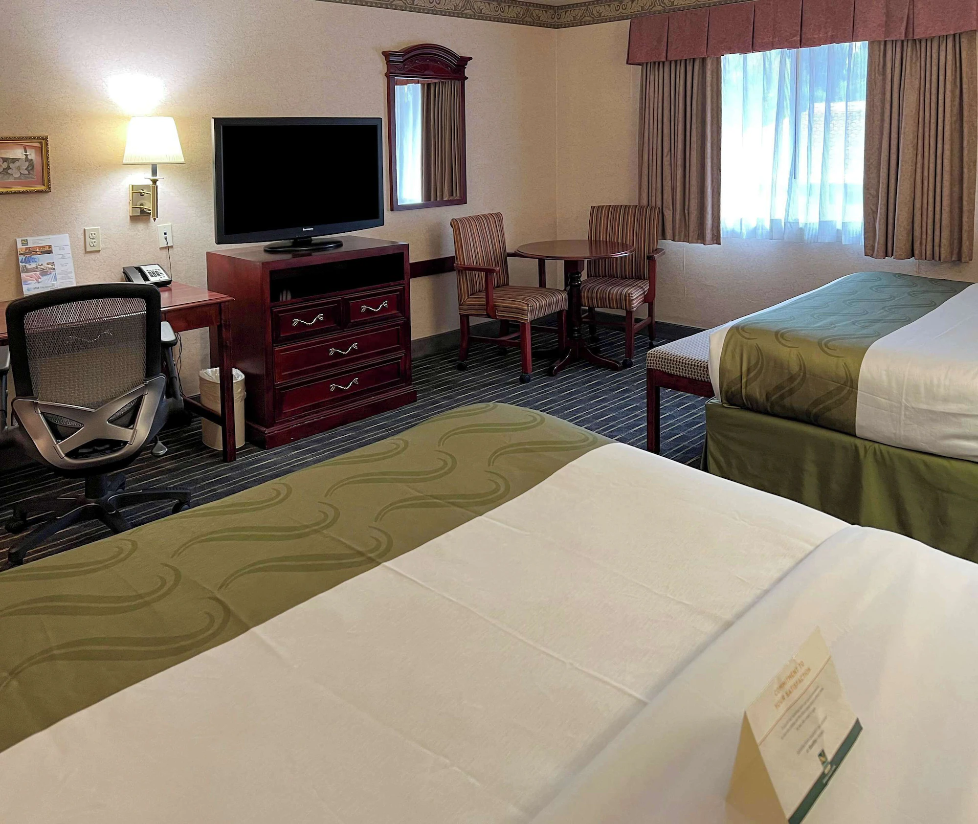 Double Suite full double bed