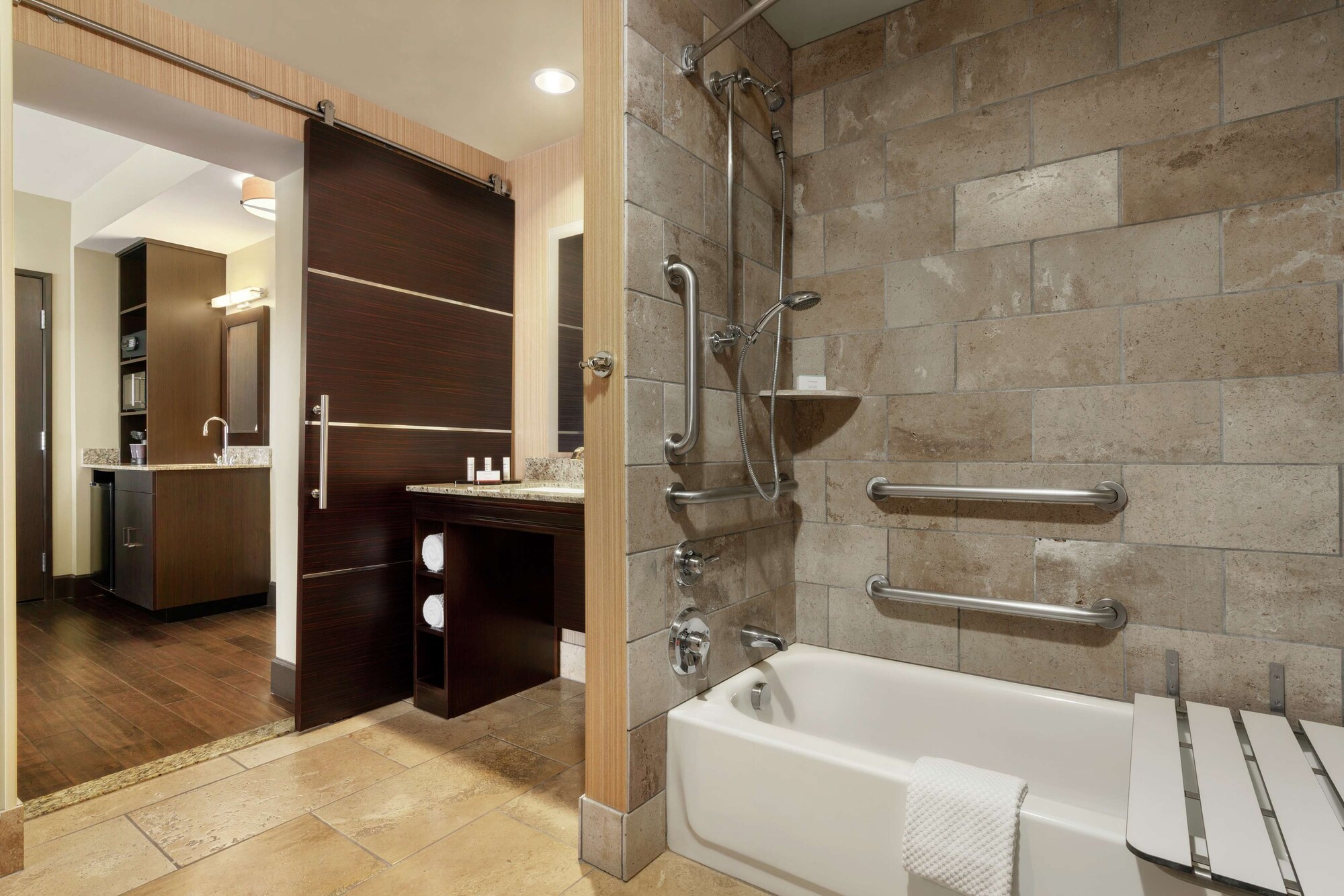 1 Bedroom Quadruple Suite twin beds