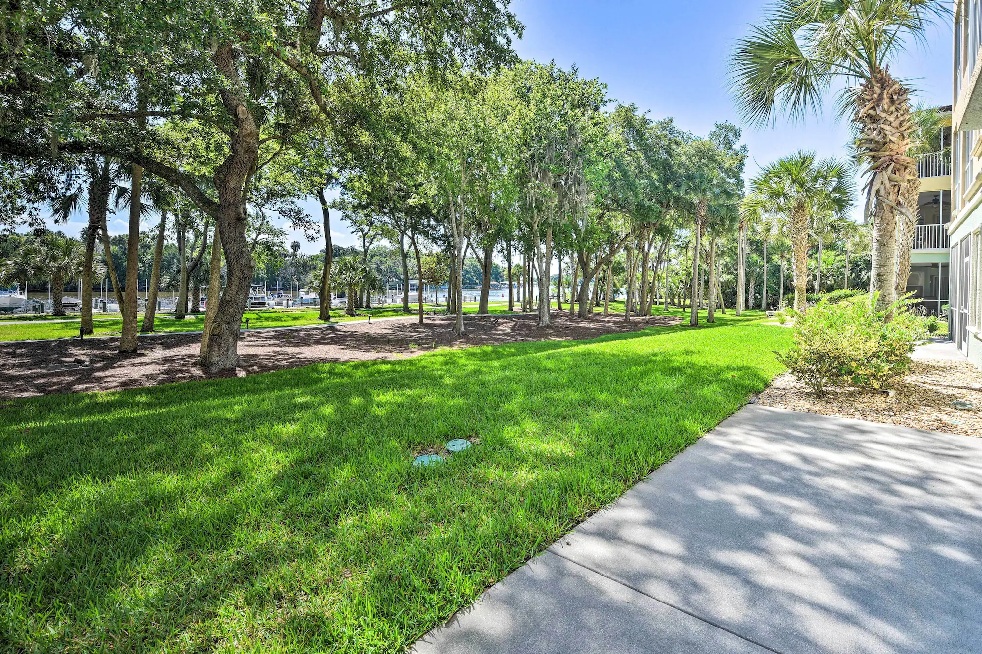 Waterfront Palm Coast Condo W/ Boat Dock & Pool! - パーム・コースト, FL