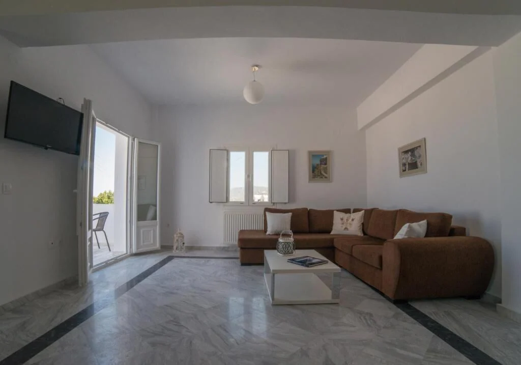 2 Bedrooms Single Apartment