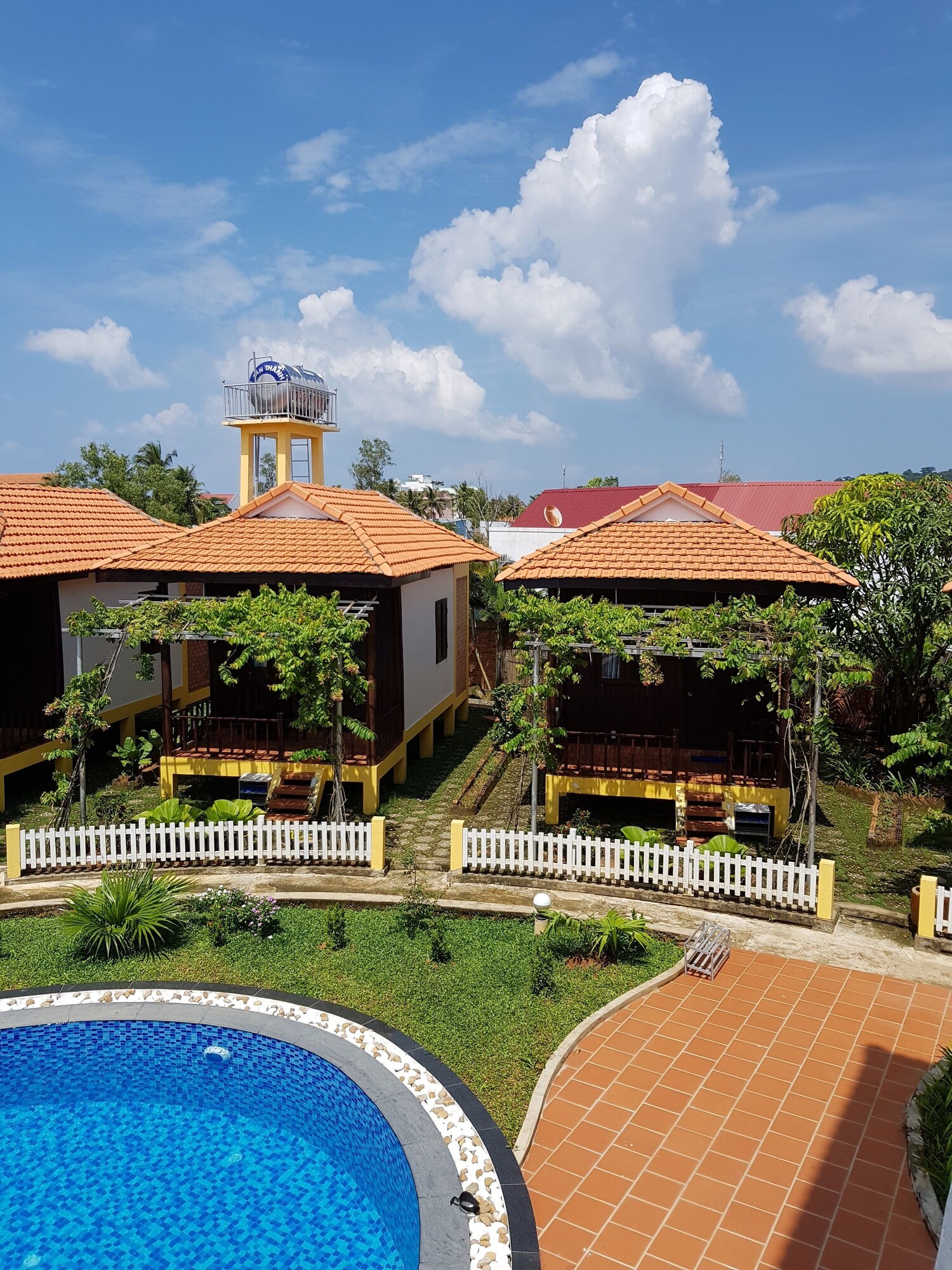 Hung Vuong Resort exterior