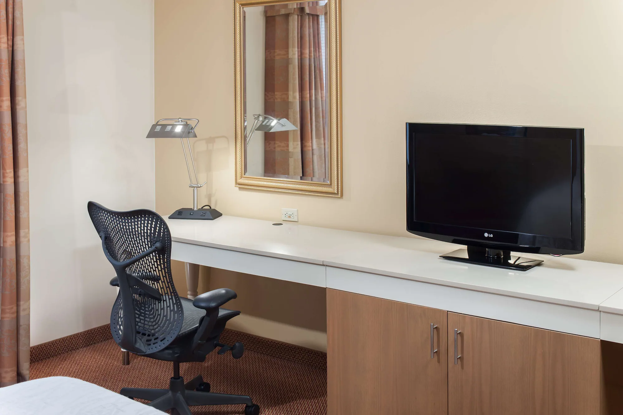 1 Bedroom Quadruple Suite full double bed