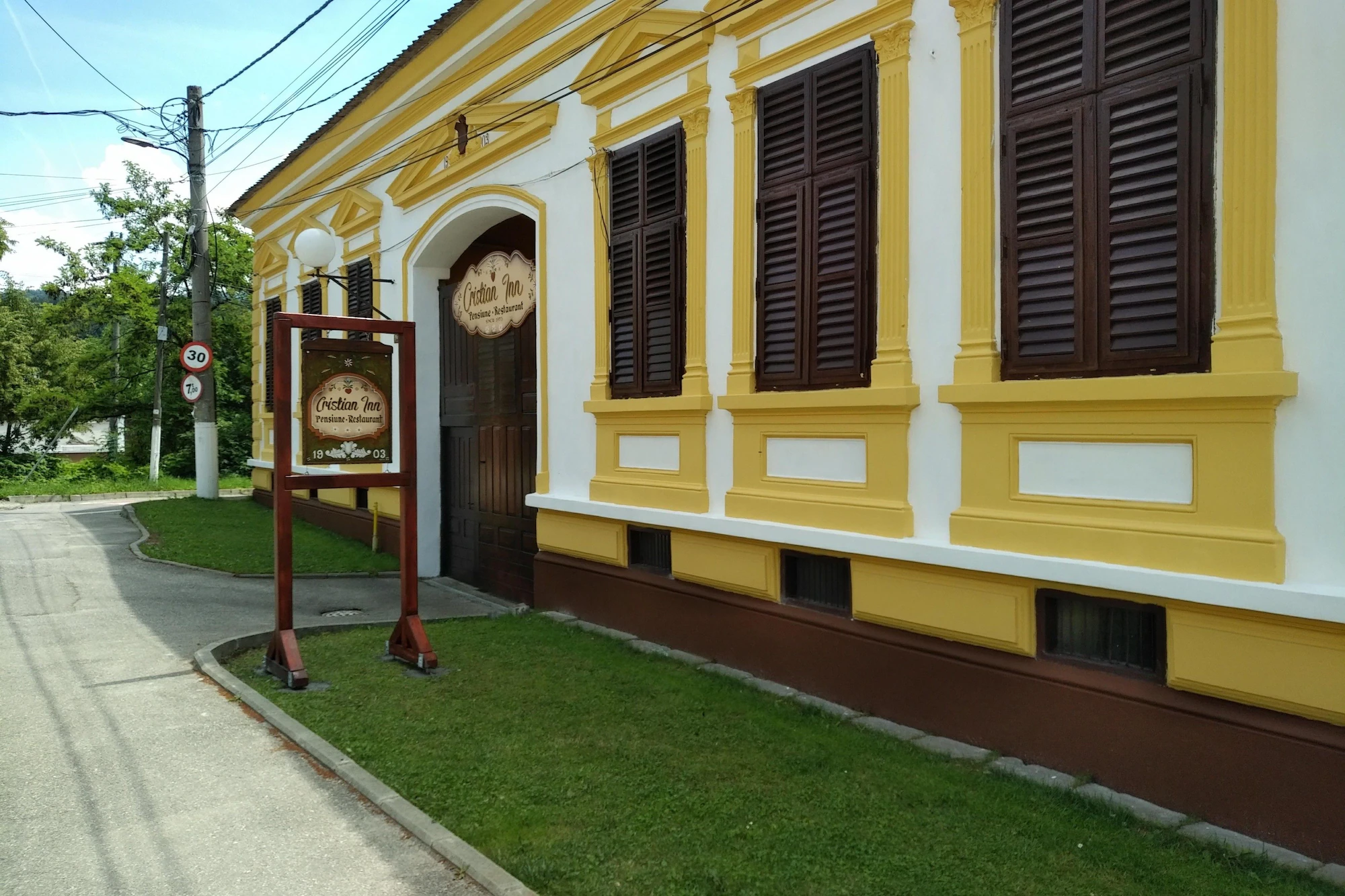 1 Bedroom Business Double room with garden view twin beds