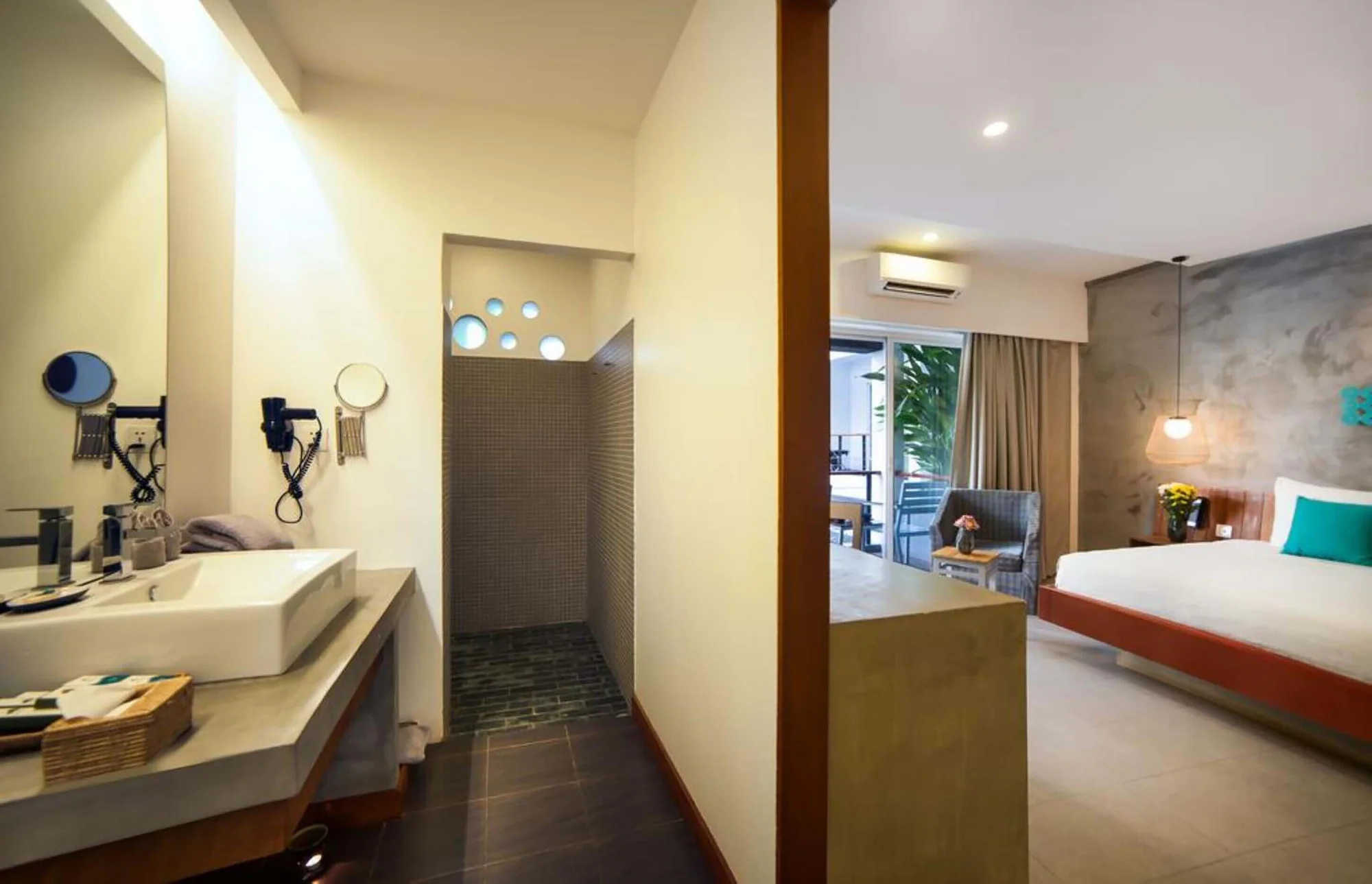 2 Bedrooms Quadruple Family Suite