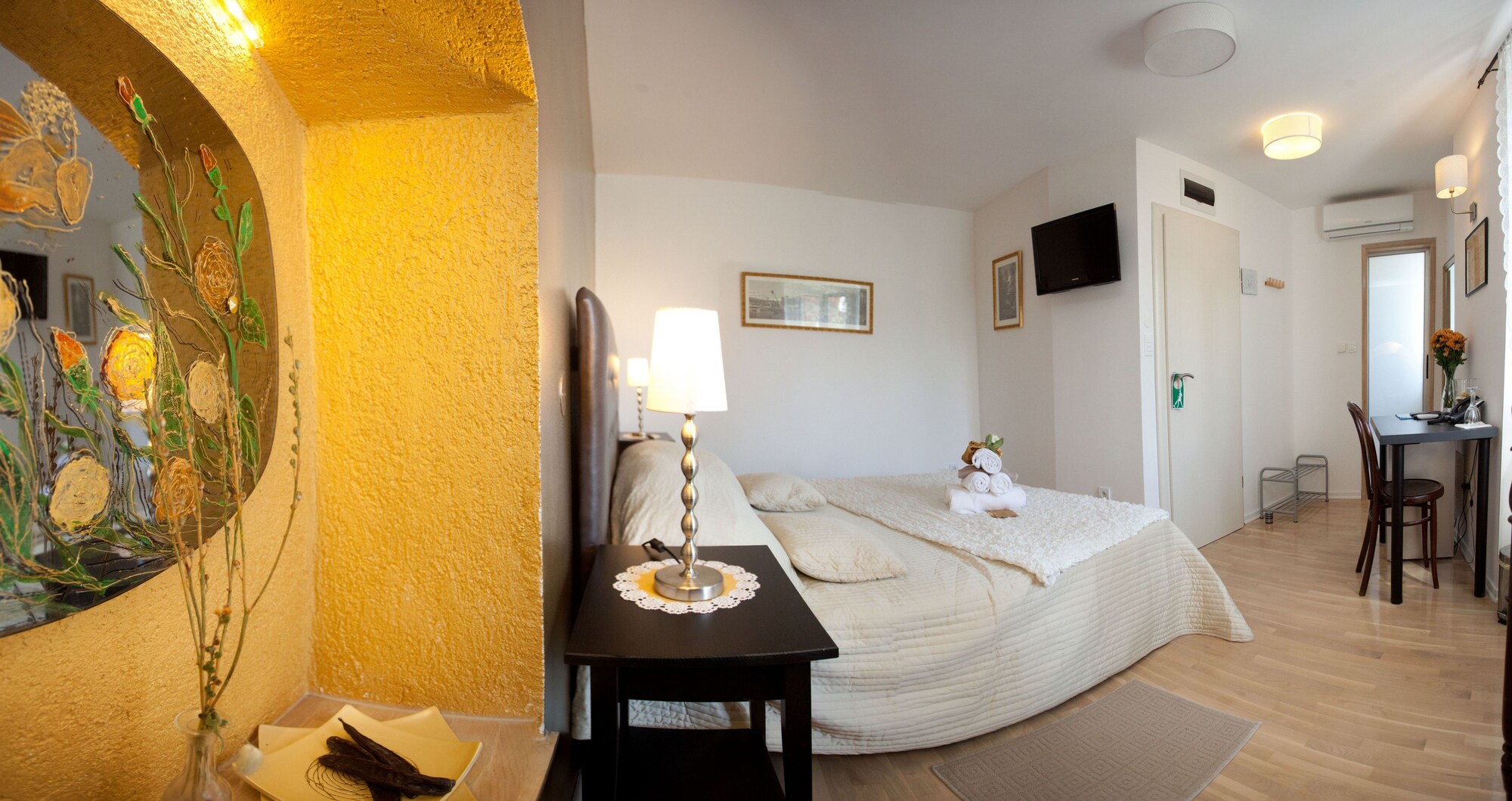 Deluxe Double room with view twin beds