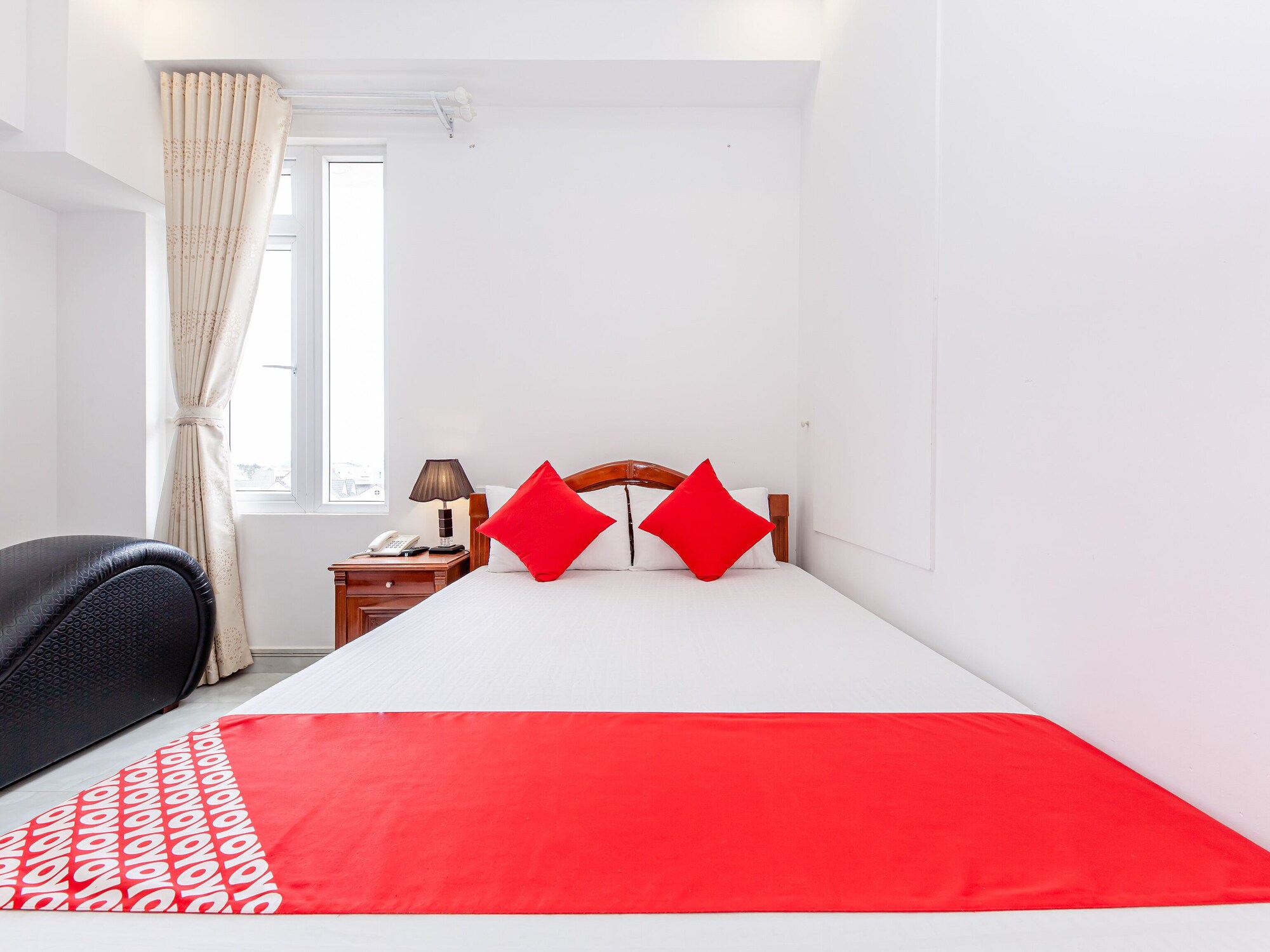 Deluxe Double Family room full double bed