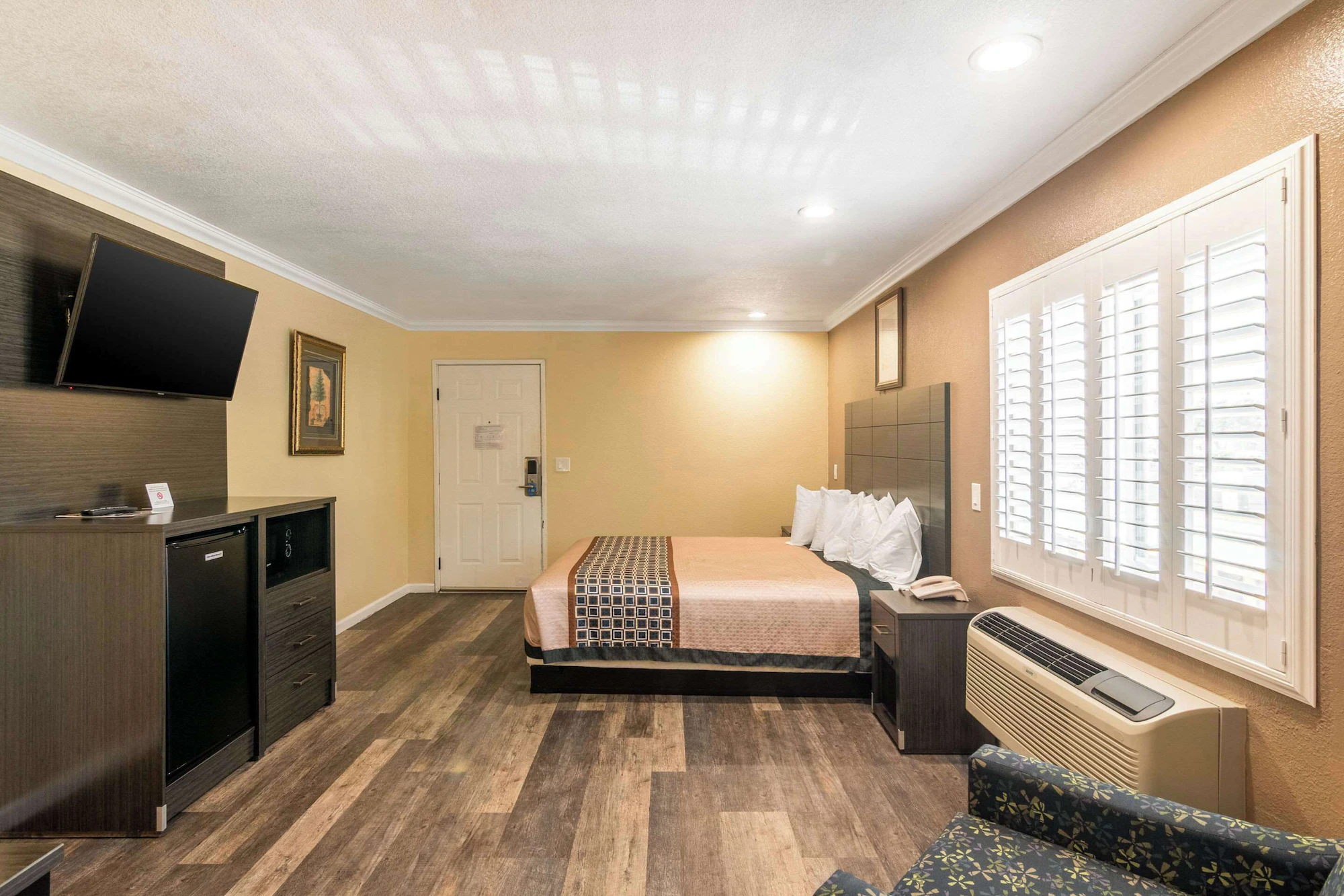 Deluxe Quadruple room