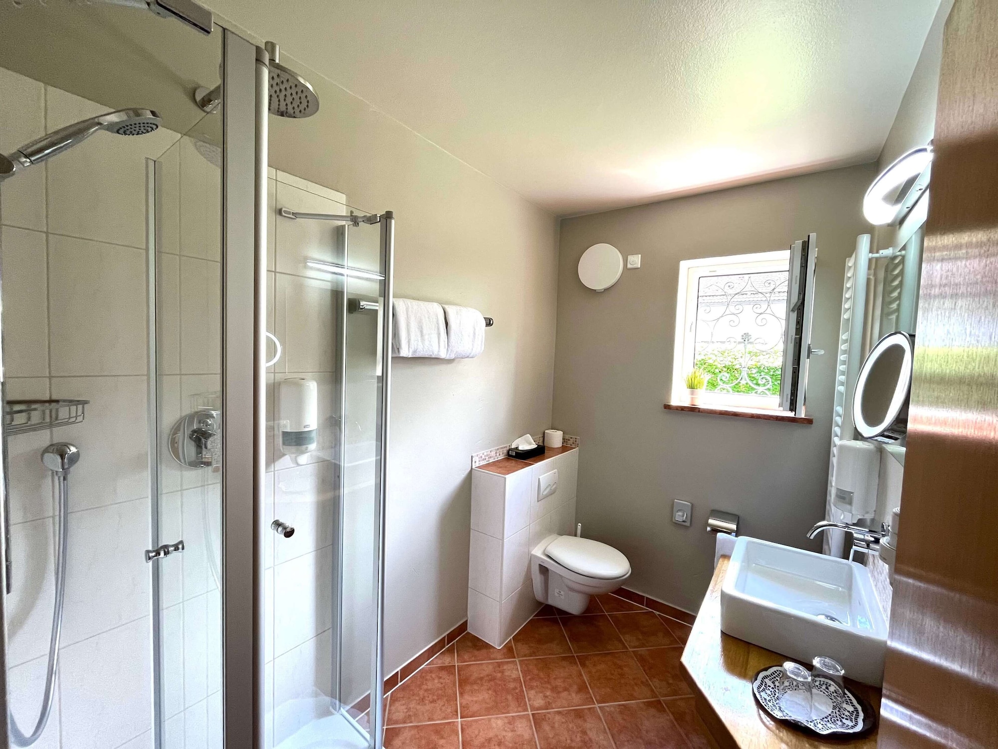 1 Bedroom Standard Single room with balcony full double bed