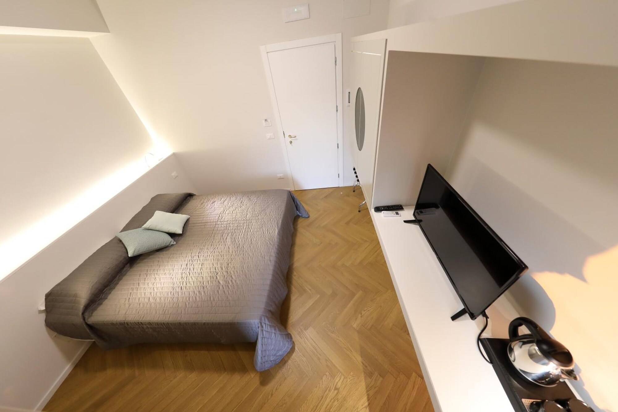 Standard Double room with balcony full double bed