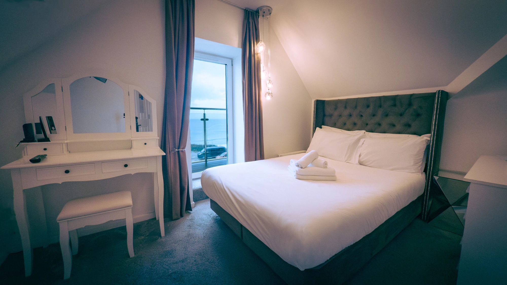 Deluxe Double room with ocean view full double bed