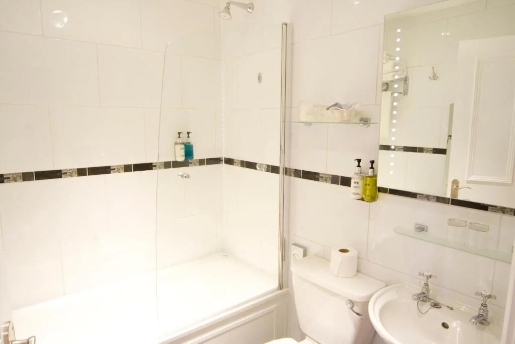 Classic Single room full double bed