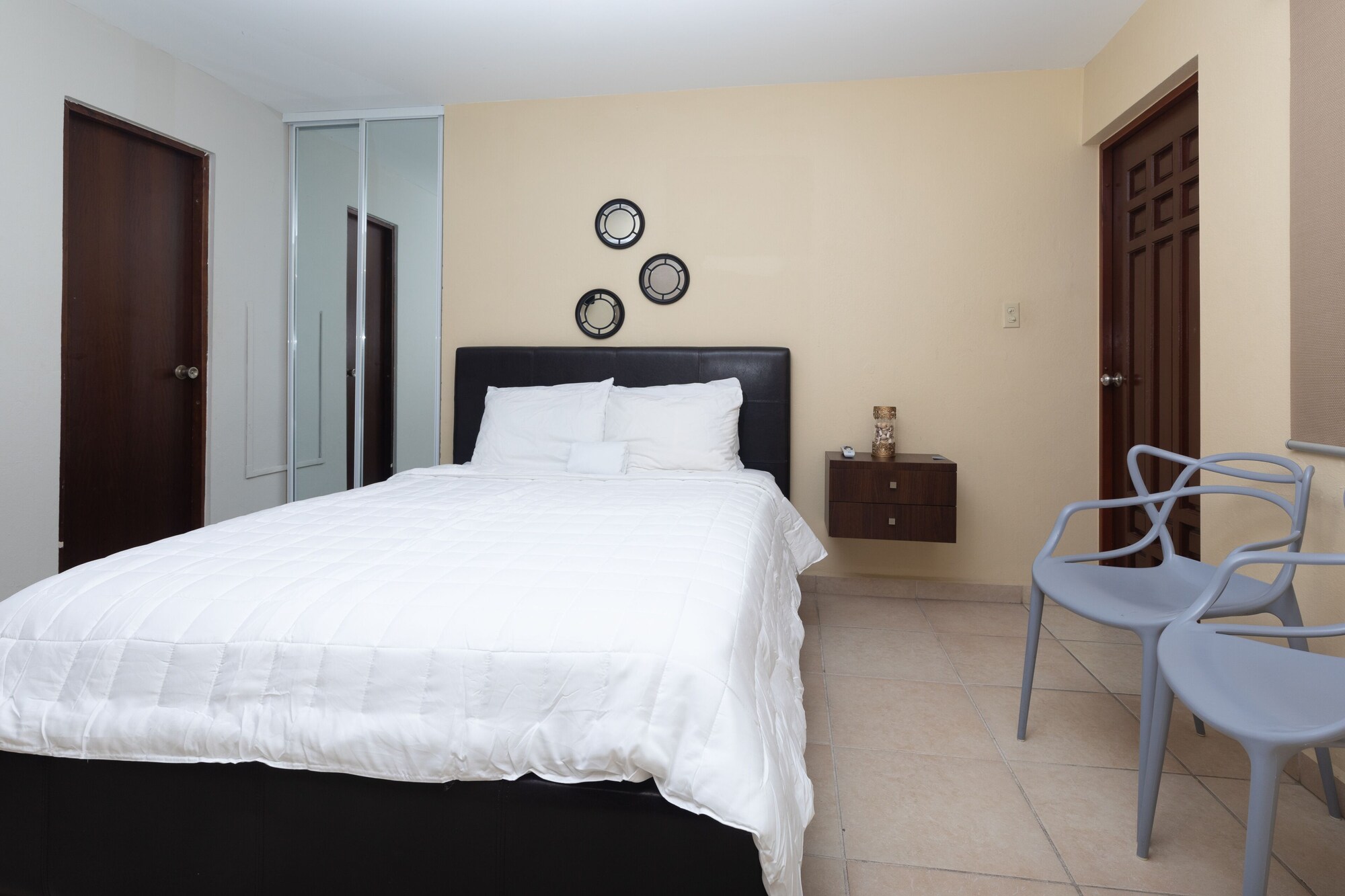 Deluxe Double Studio twin beds