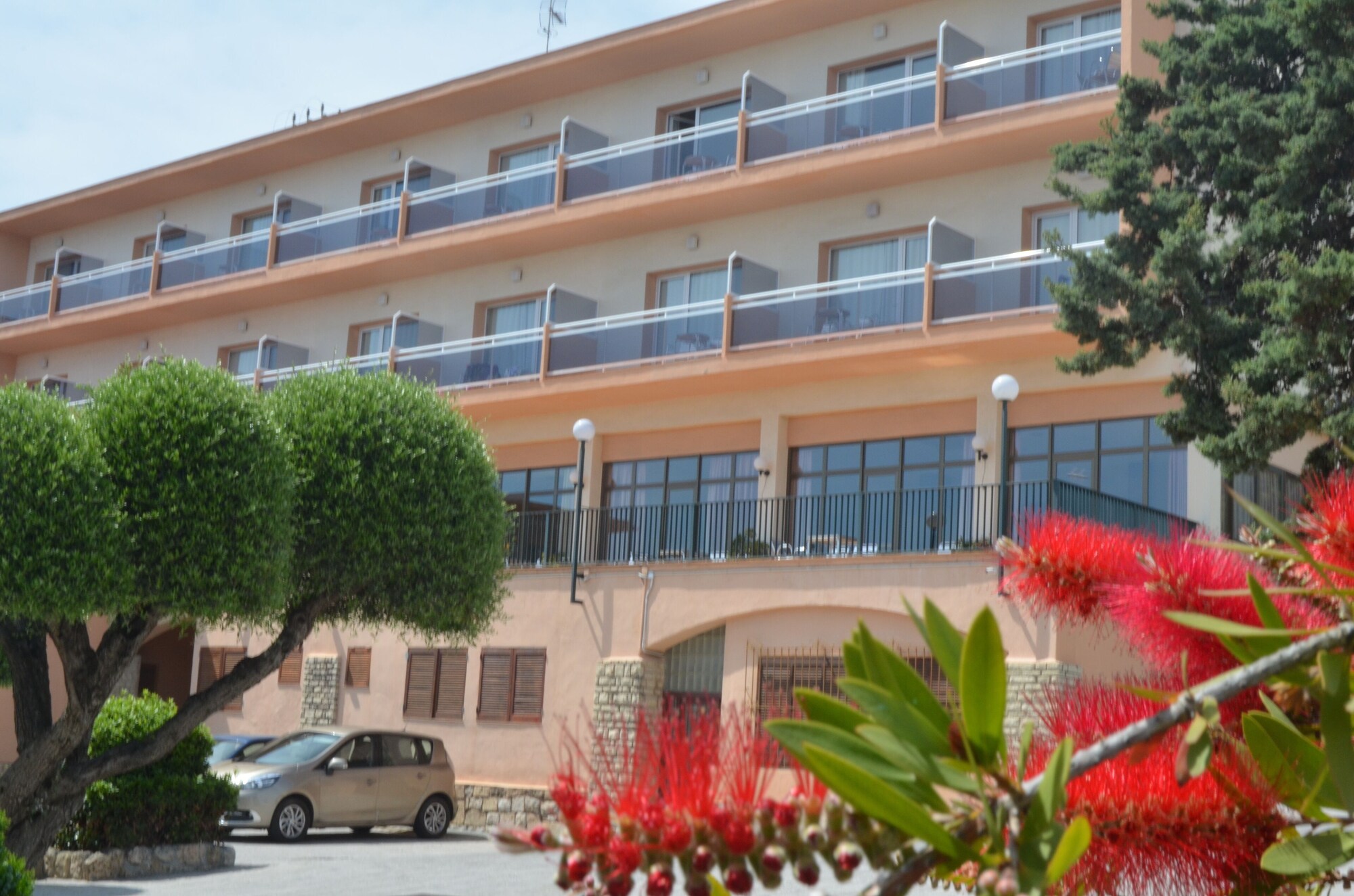 Standard Double room with balcony and with sea view twin beds