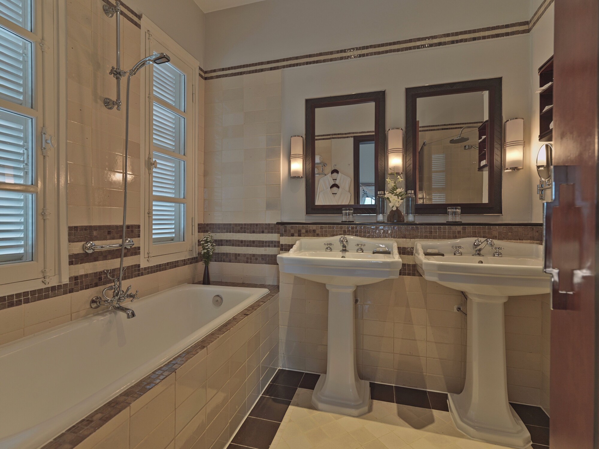 Deluxe Double room with balcony and with river view full double bed