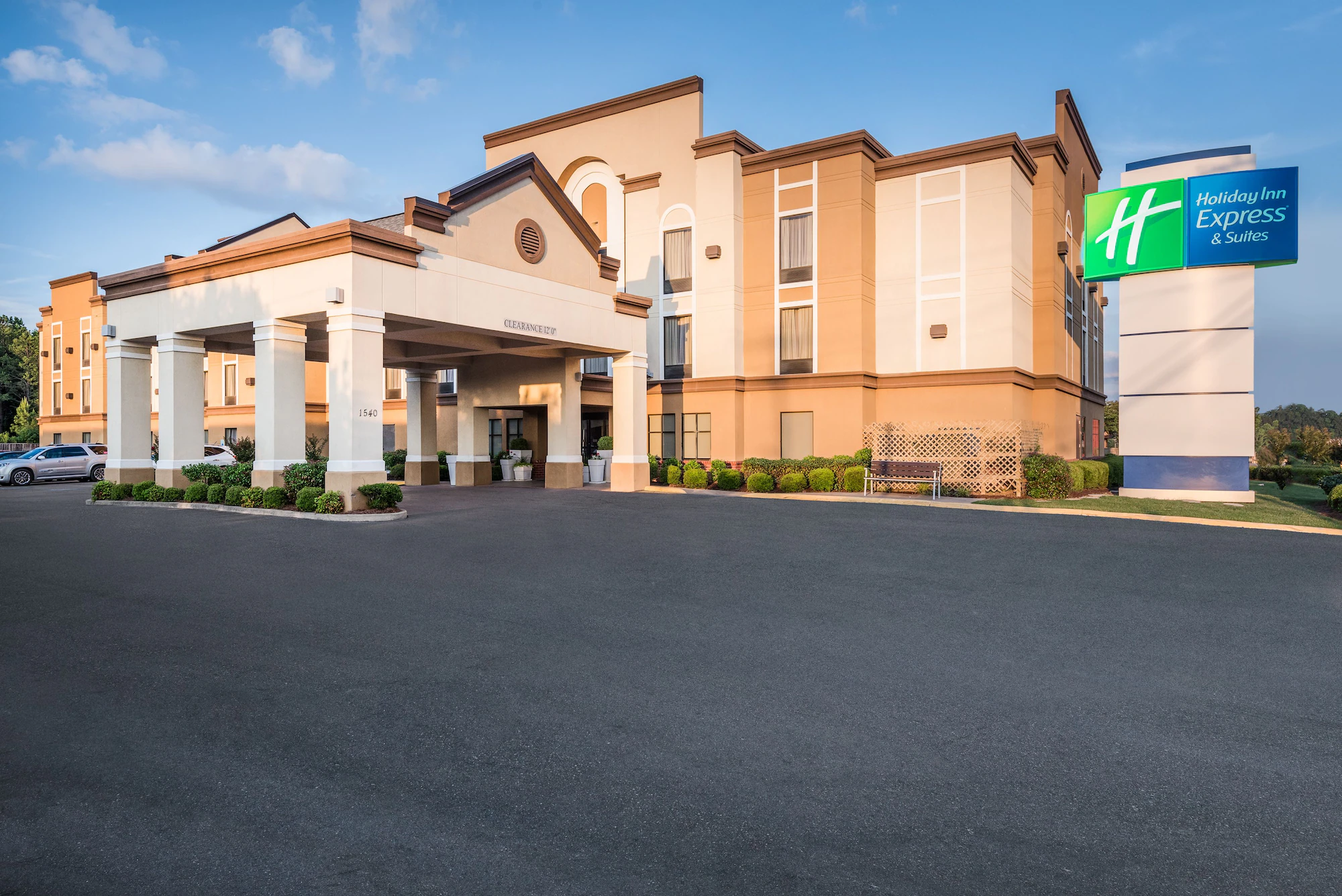 Holiday Inn Express & Suites Grenada, an IHG Hotel exterior