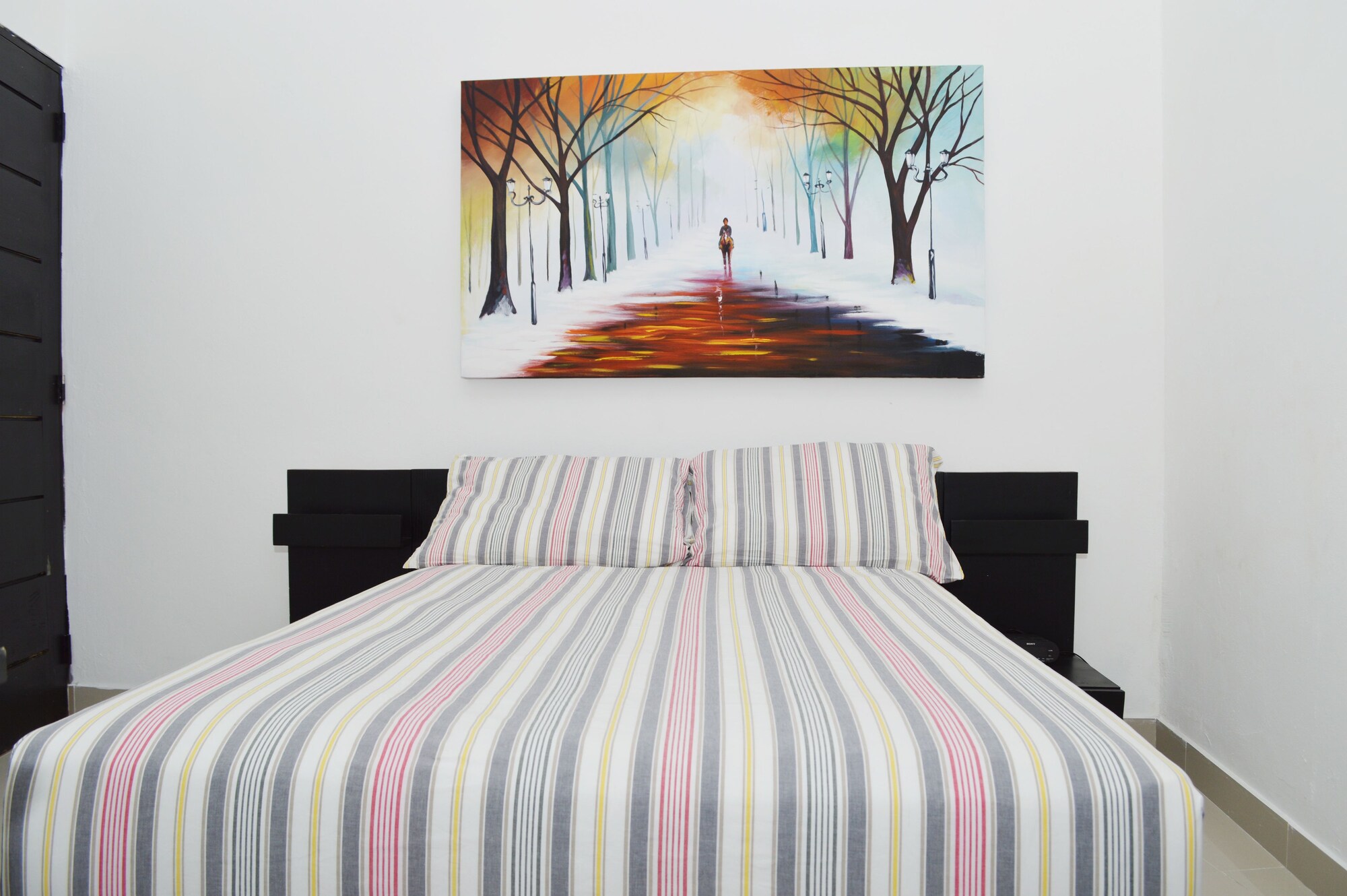 1 Bedroom Superior Single room full double bed