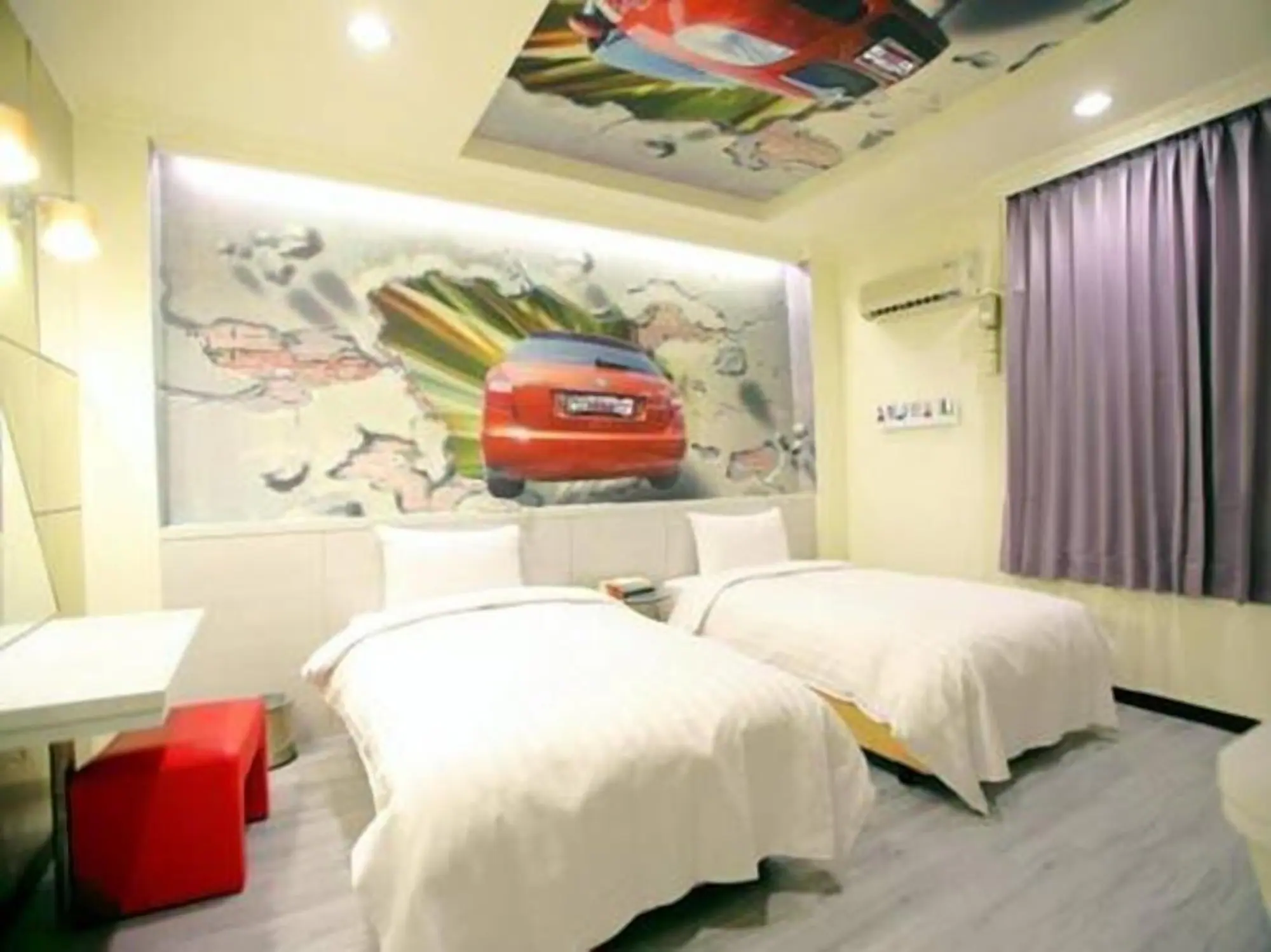 Standard Double Family room twin beds