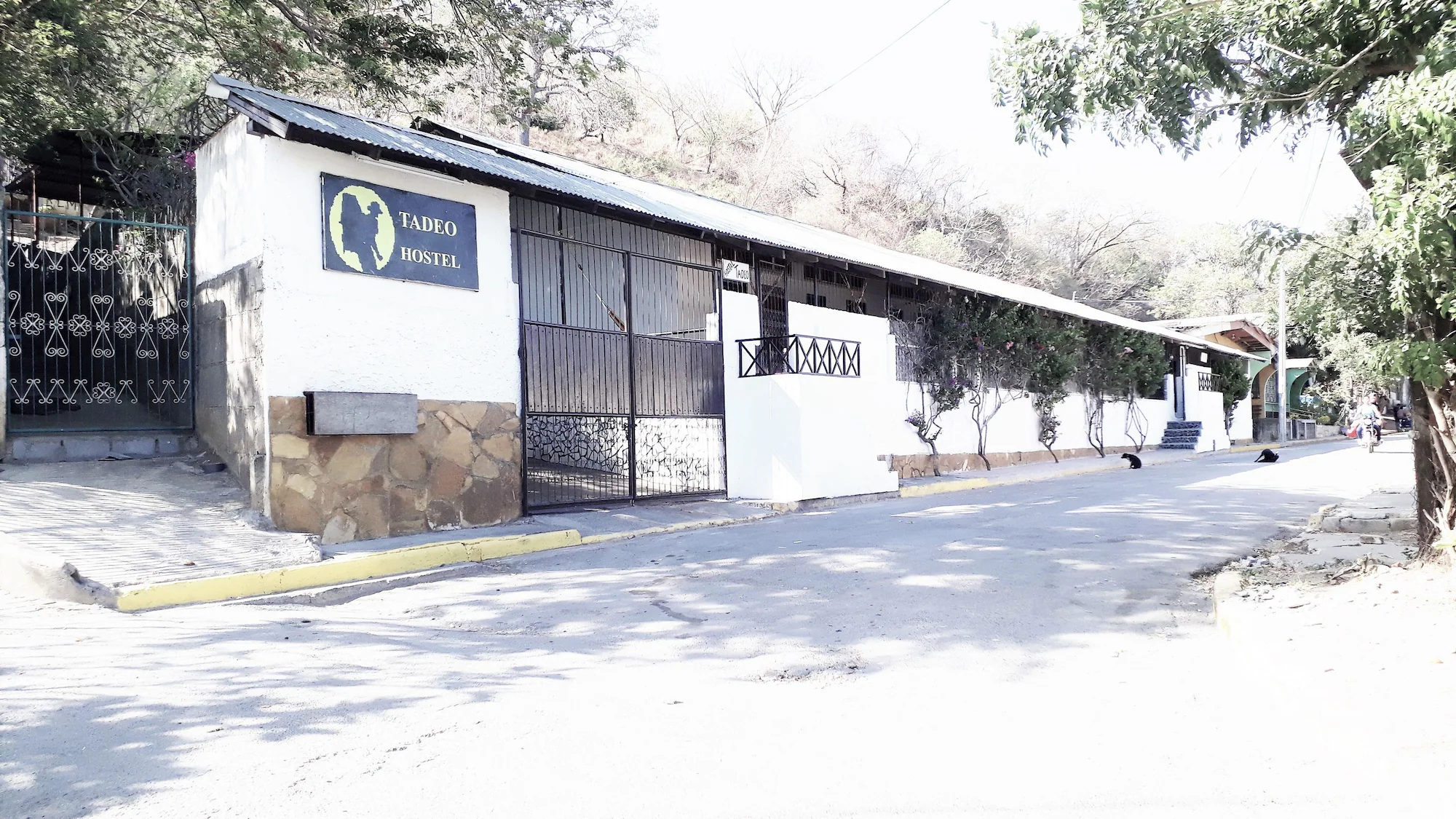 Hostel Tadeo San Juan del Sur exterior