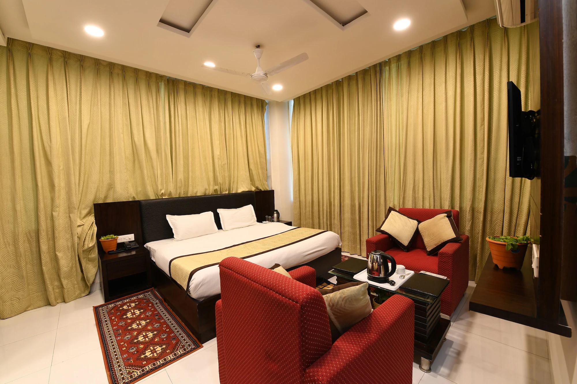 Deluxe Single room full double bed
