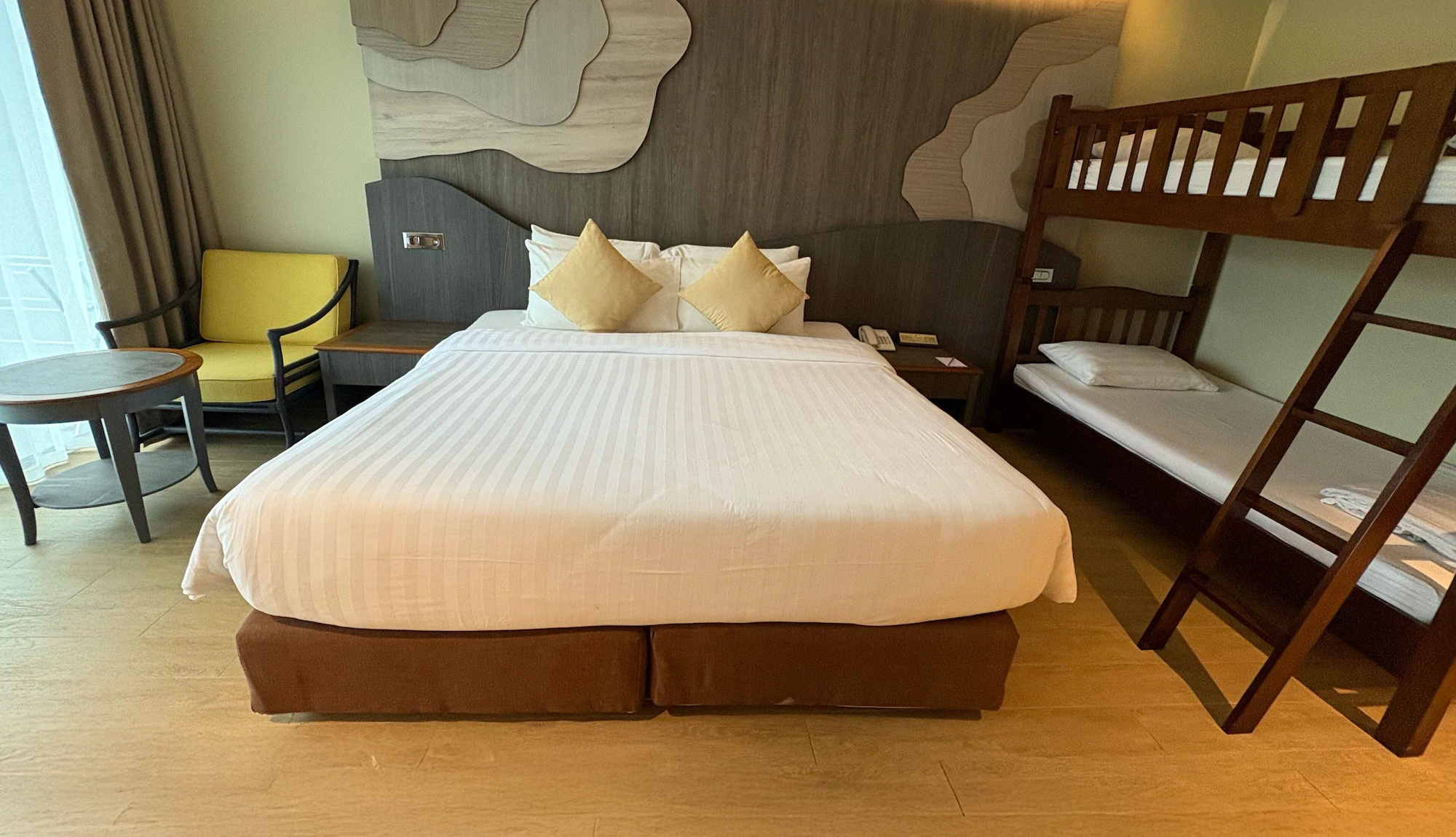 Deluxe Double room with garden view full double bed