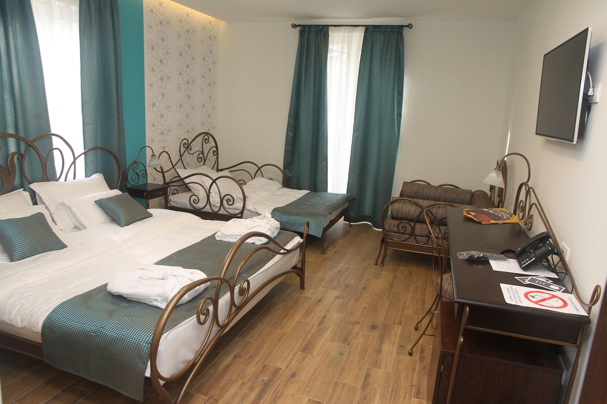 Business Double room full double bed