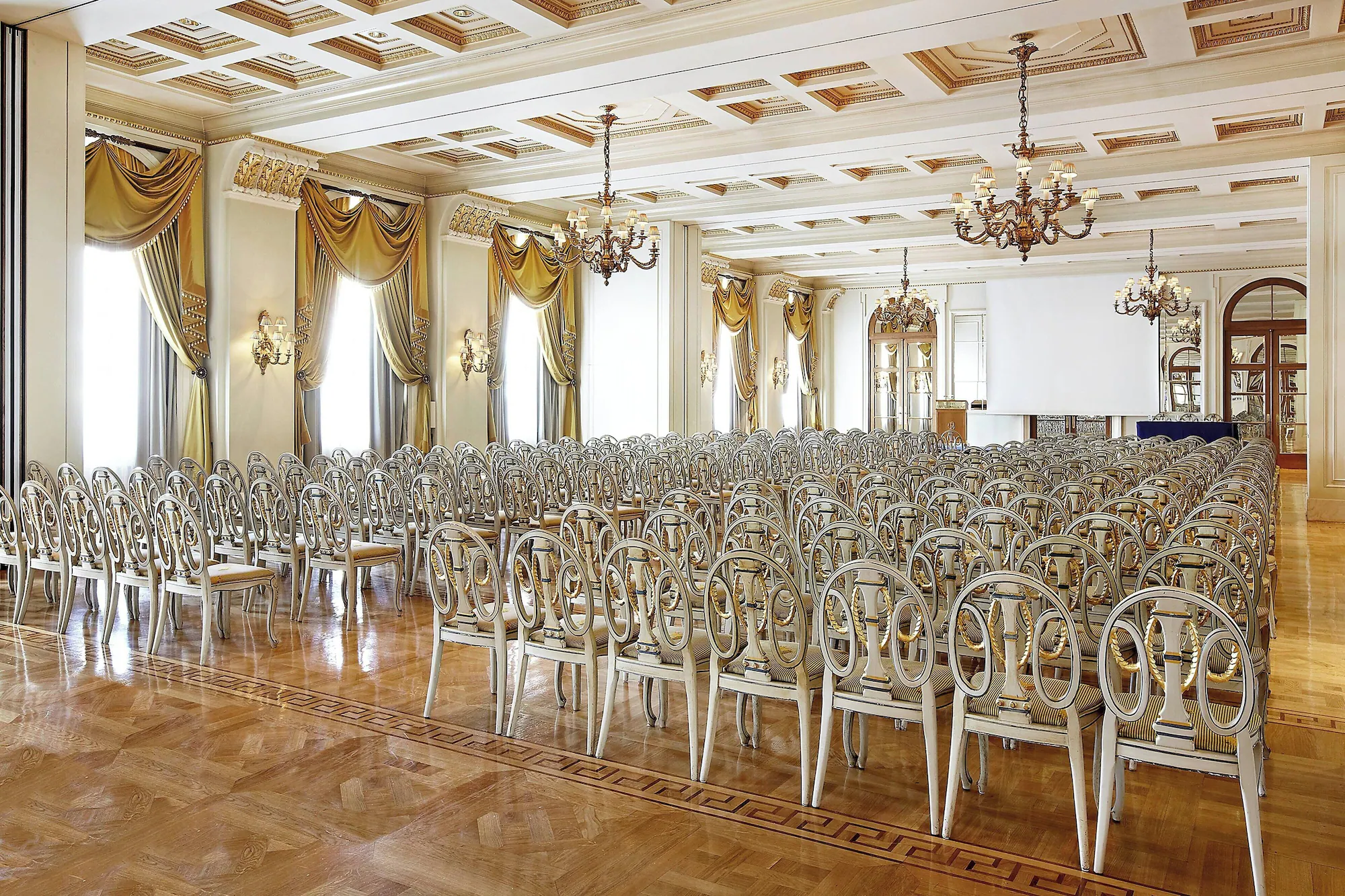 1 Bedroom Grand Acropolis View Double Suite full double bed