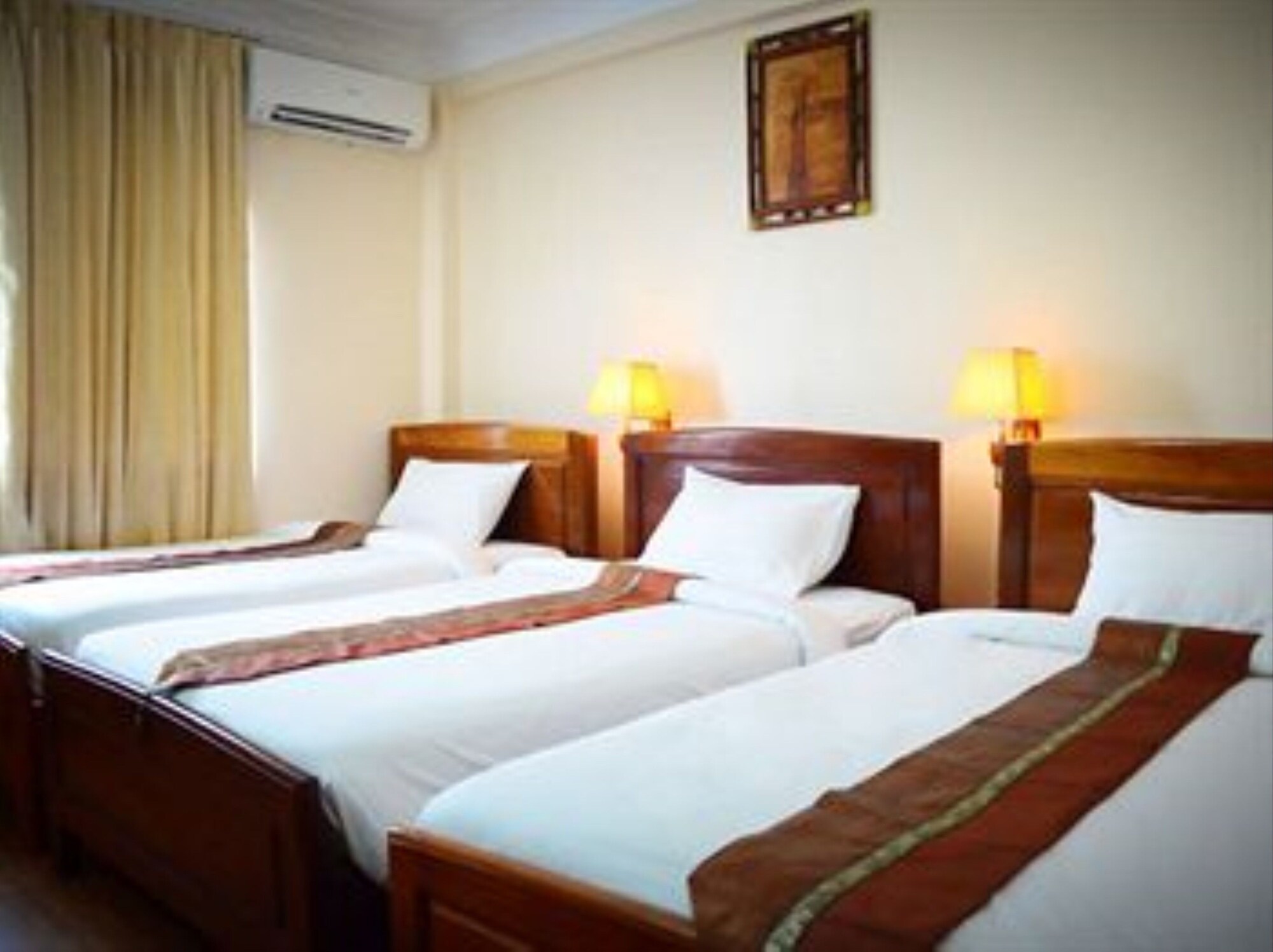 2 Bedrooms Deluxe Single Family room single bed