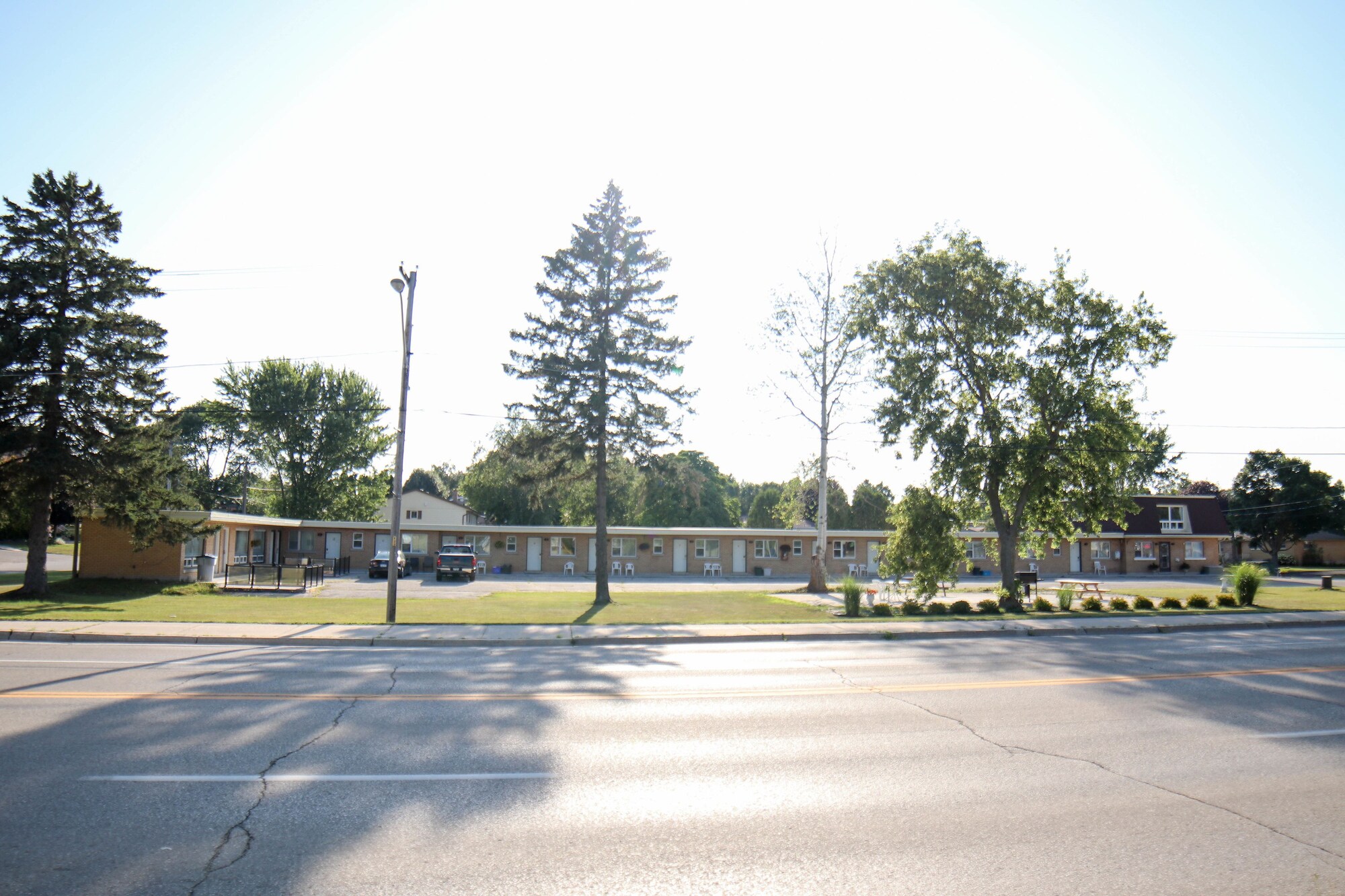 Walkerton Inn Motel exterior