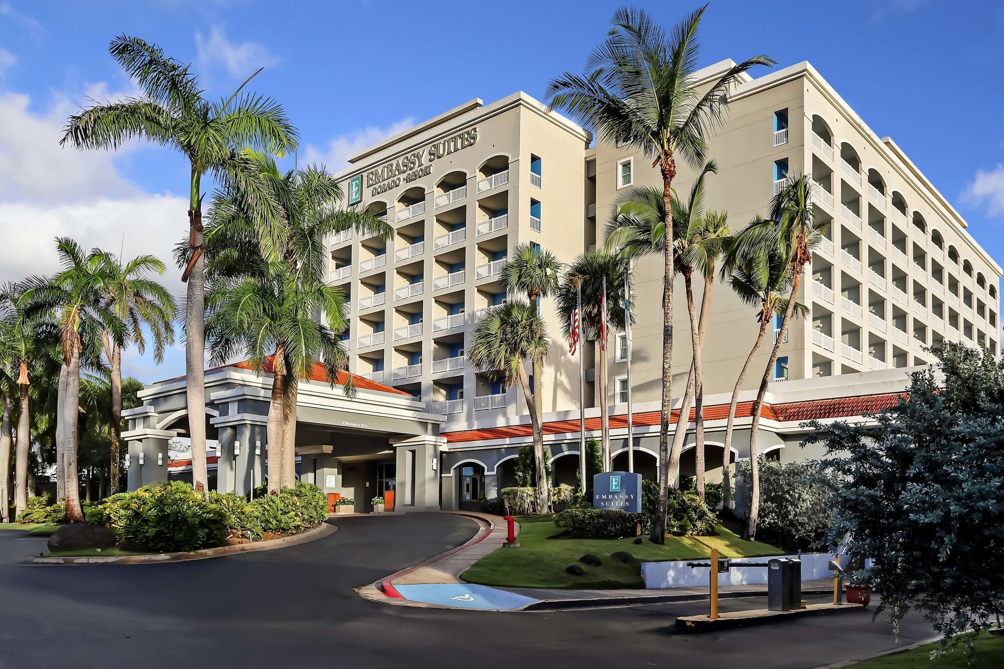 Embassy Suites by Hilton Dorado del Mar Beach Resort exterior