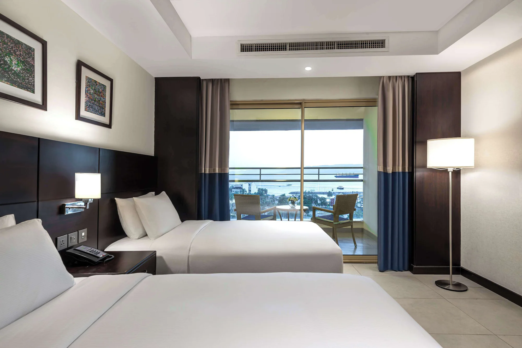 Double Junior Suite with sea view full double bed
