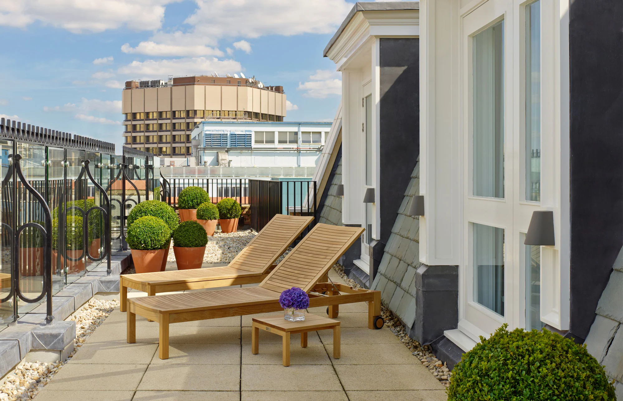 1 Bedroom Newman Double Suite full double bed