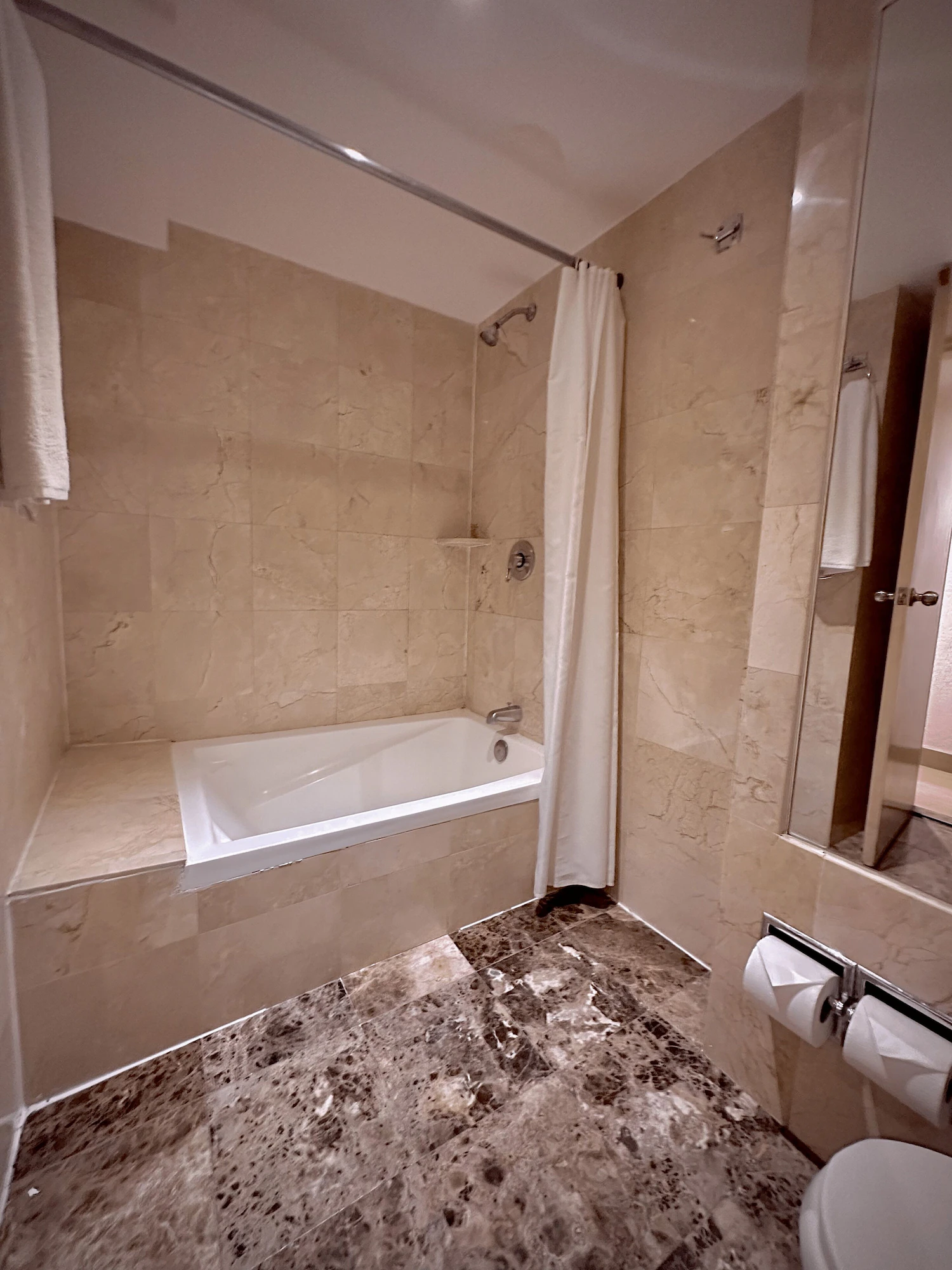 Double Family Junior Suite twin beds