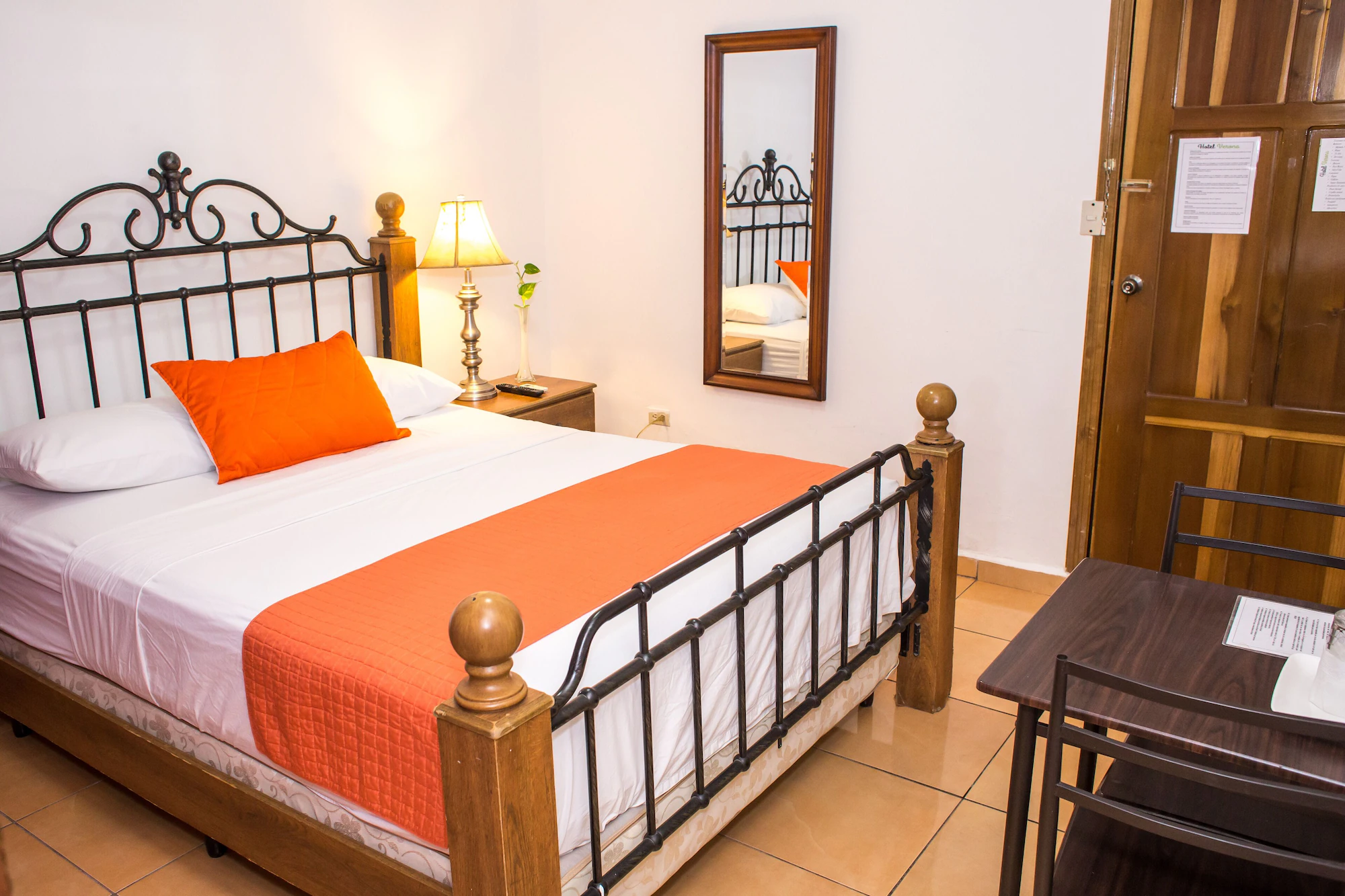 Deluxe Single room full double bed