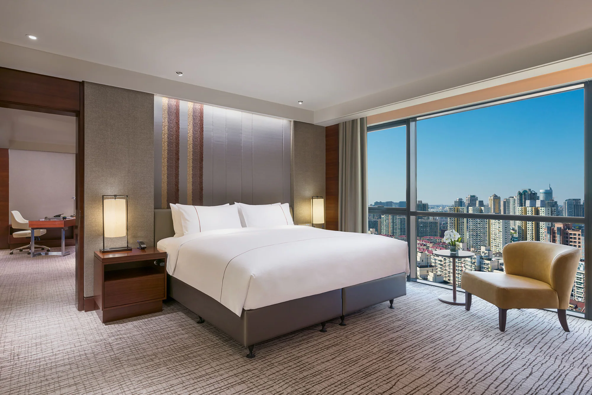 Business Double Suite full double bed