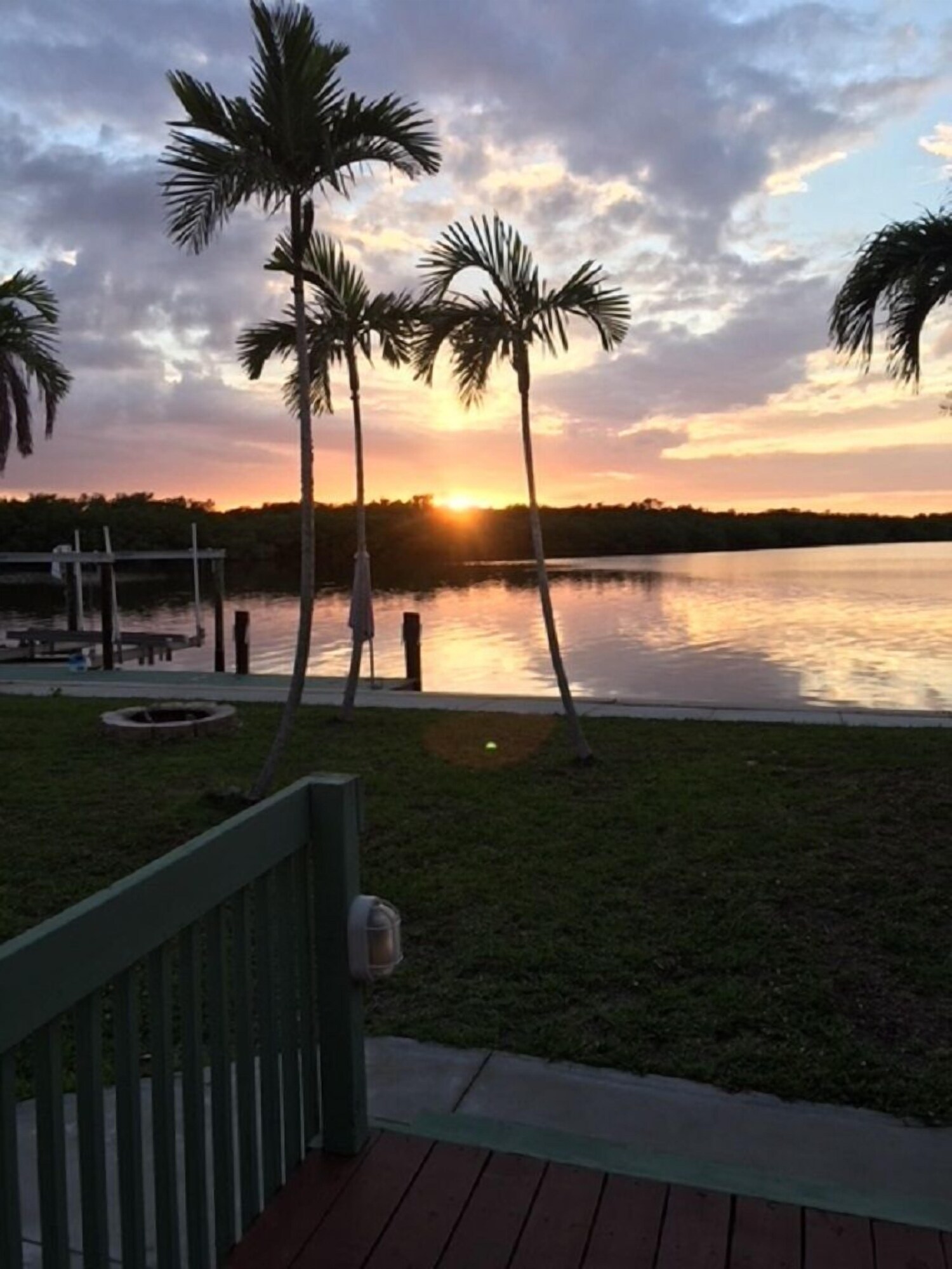 Serenity Bay Cottages exterior