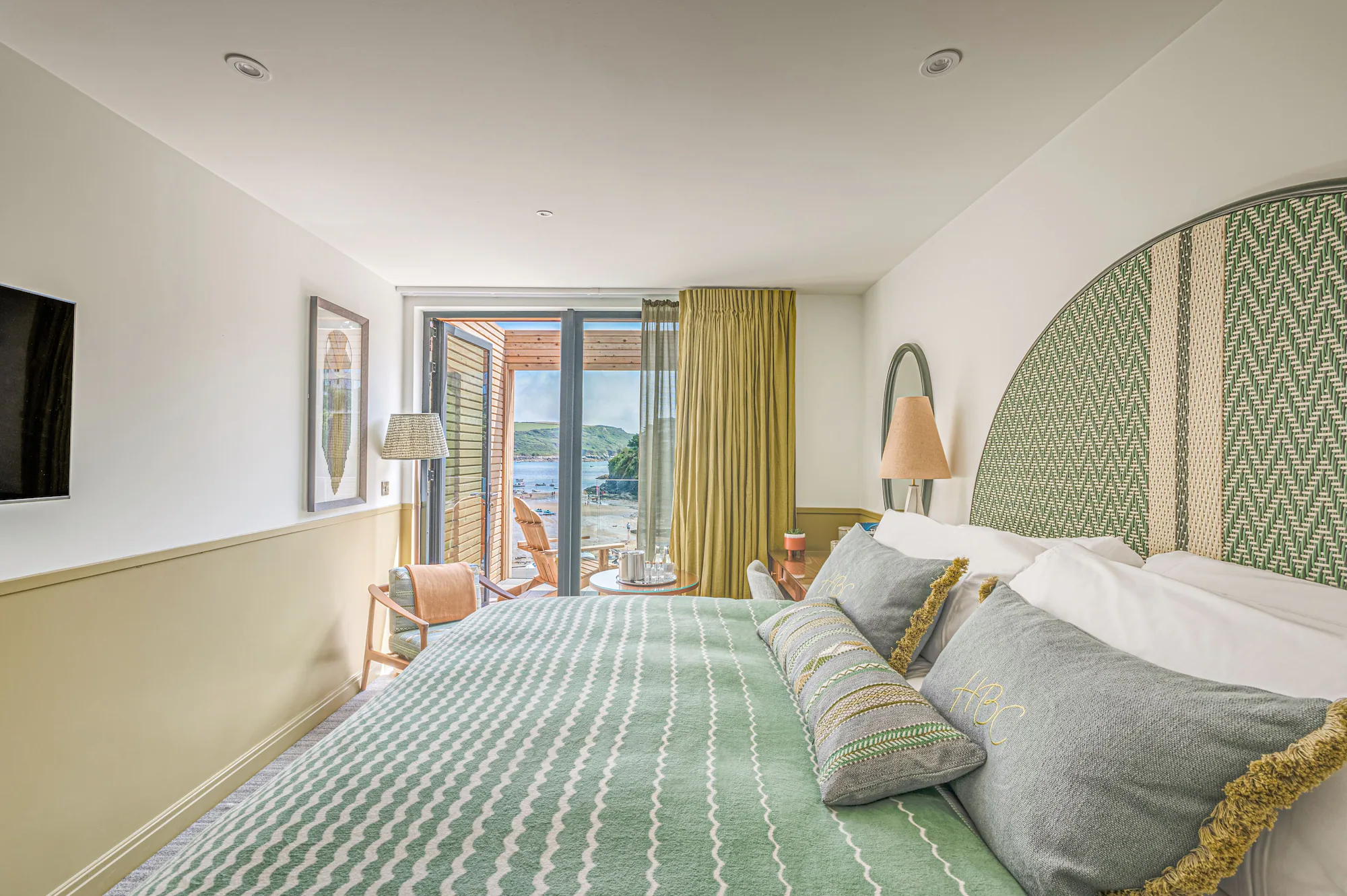 Standard Double room with partial view full double bed
