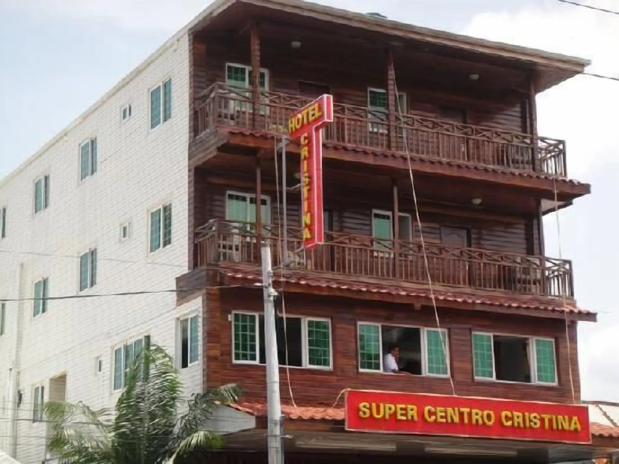 Hotel Cristina exterior