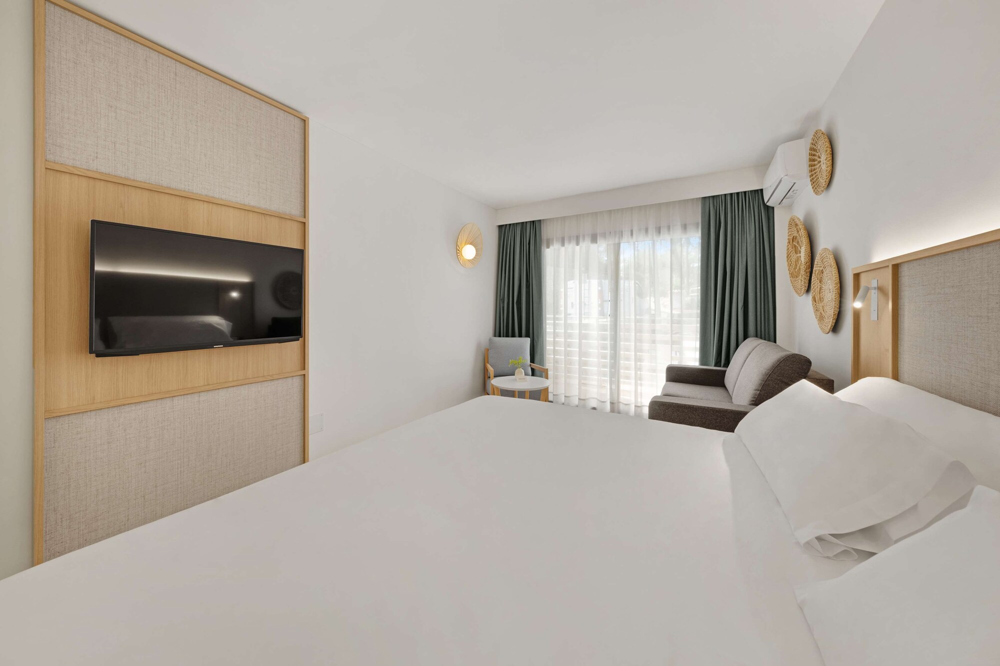Double Family room with balcony twin beds