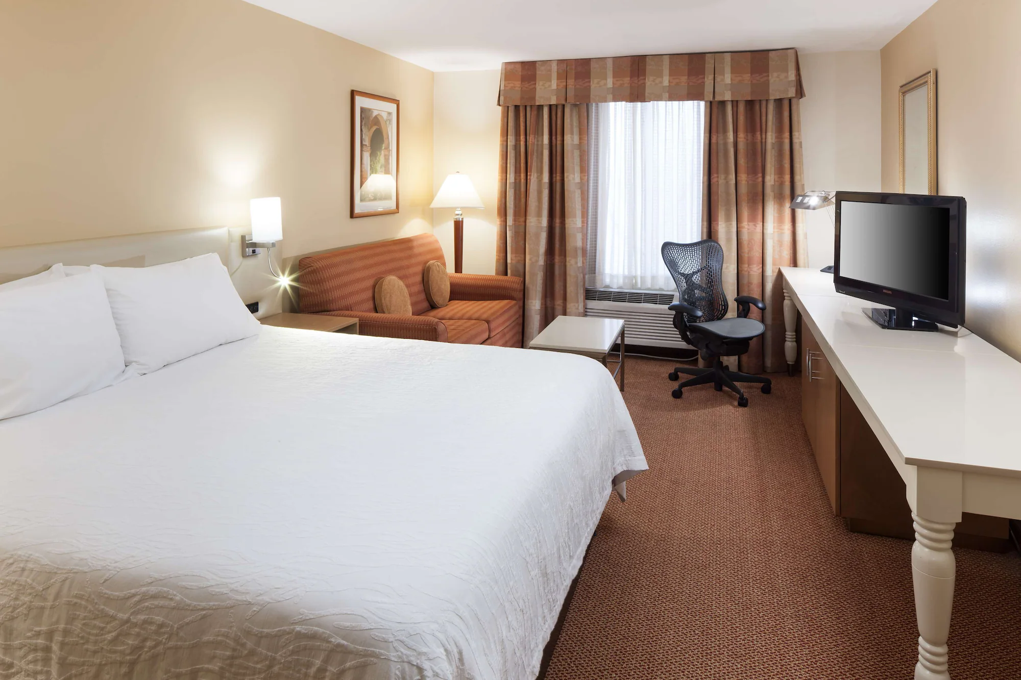 1 Bedroom Single Suite full double bed