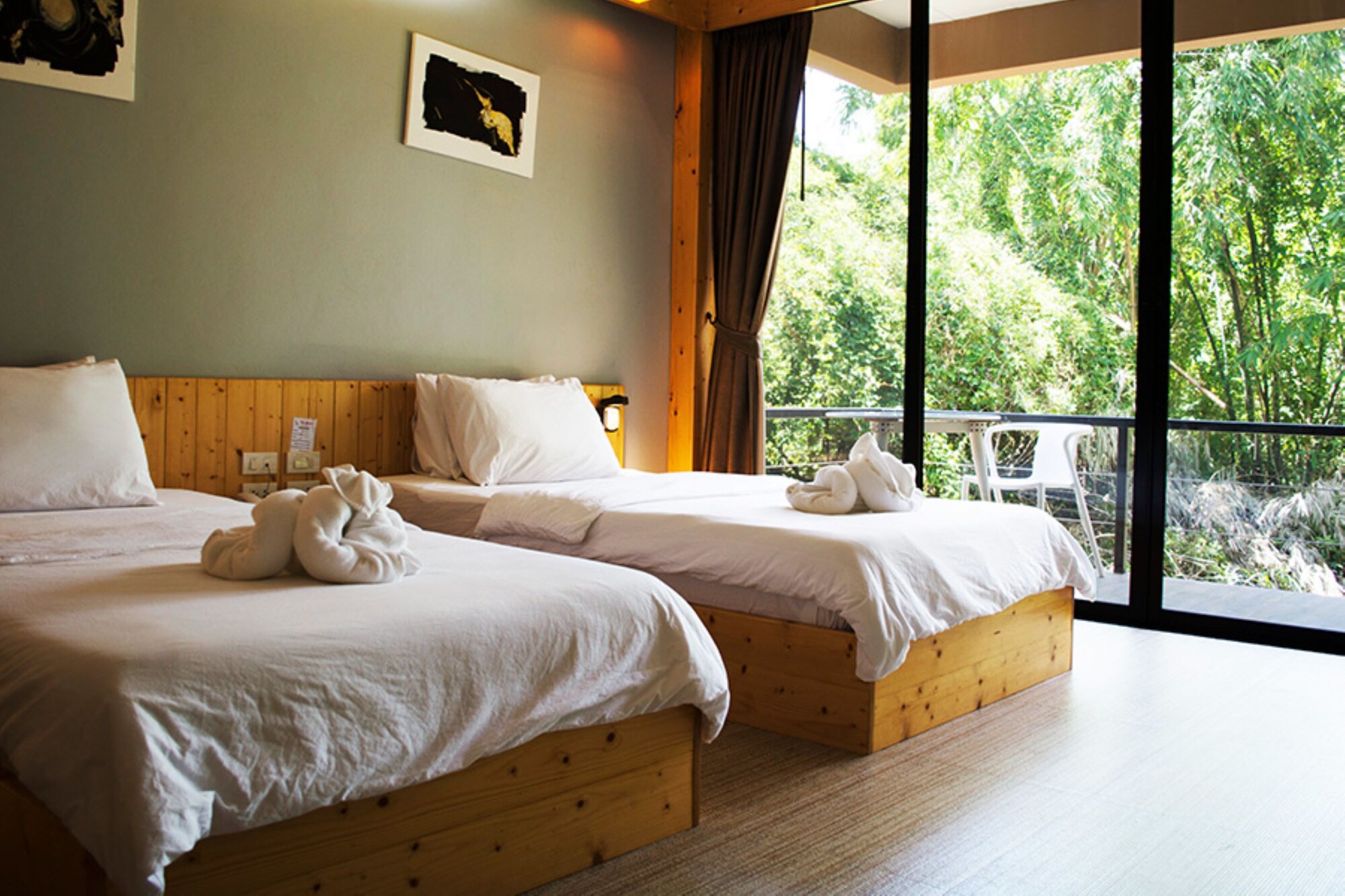 Deluxe Double room with view twin beds