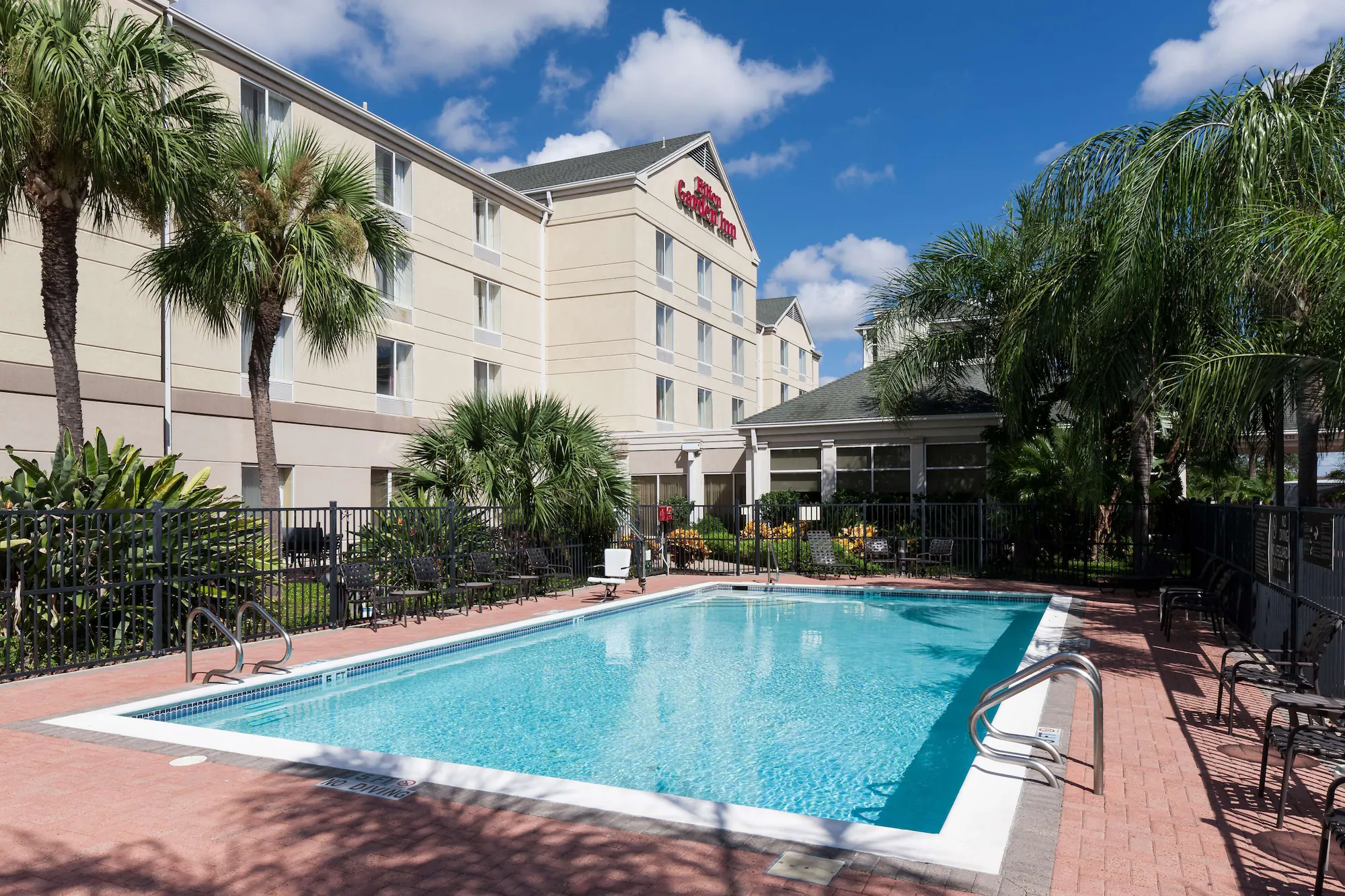 1 Bedroom Quadruple Suite twin beds